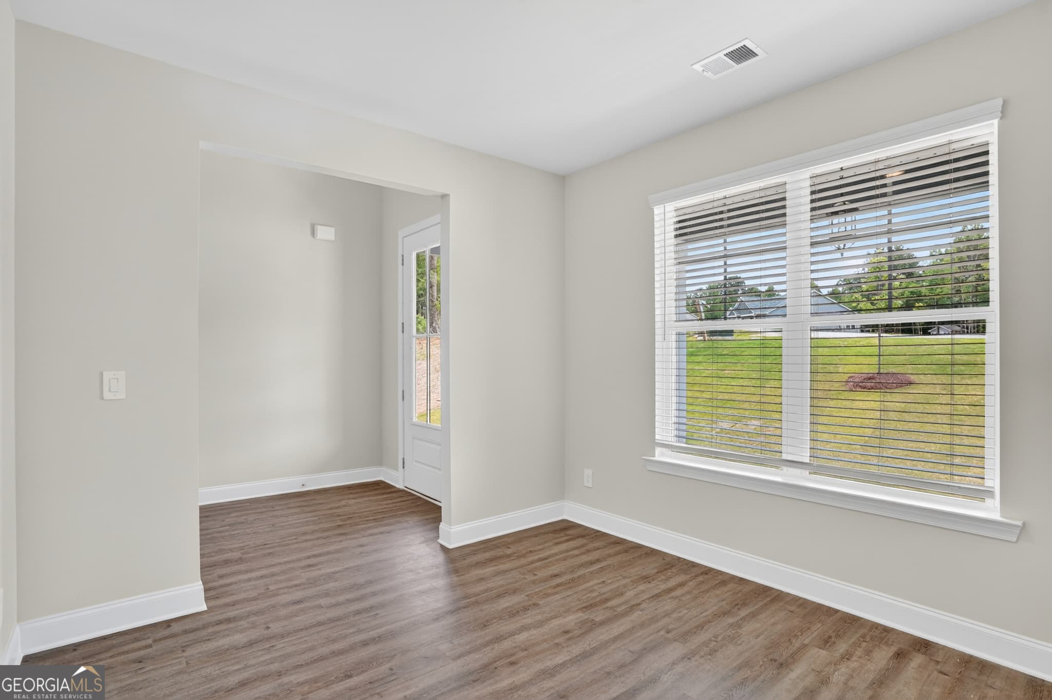 4 bedroom, 2.5 bathroom, 2,443 sq ft single family residence for sale at 70 Sydney Court 42, Mansfield, GA 30055 — photo 6