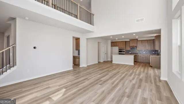 5 bedroom, 4 bathroom, 3,072 sq ft single family residence for sale at 3975 Silver Pine Trail, Cumming, GA 30028 — photo 5