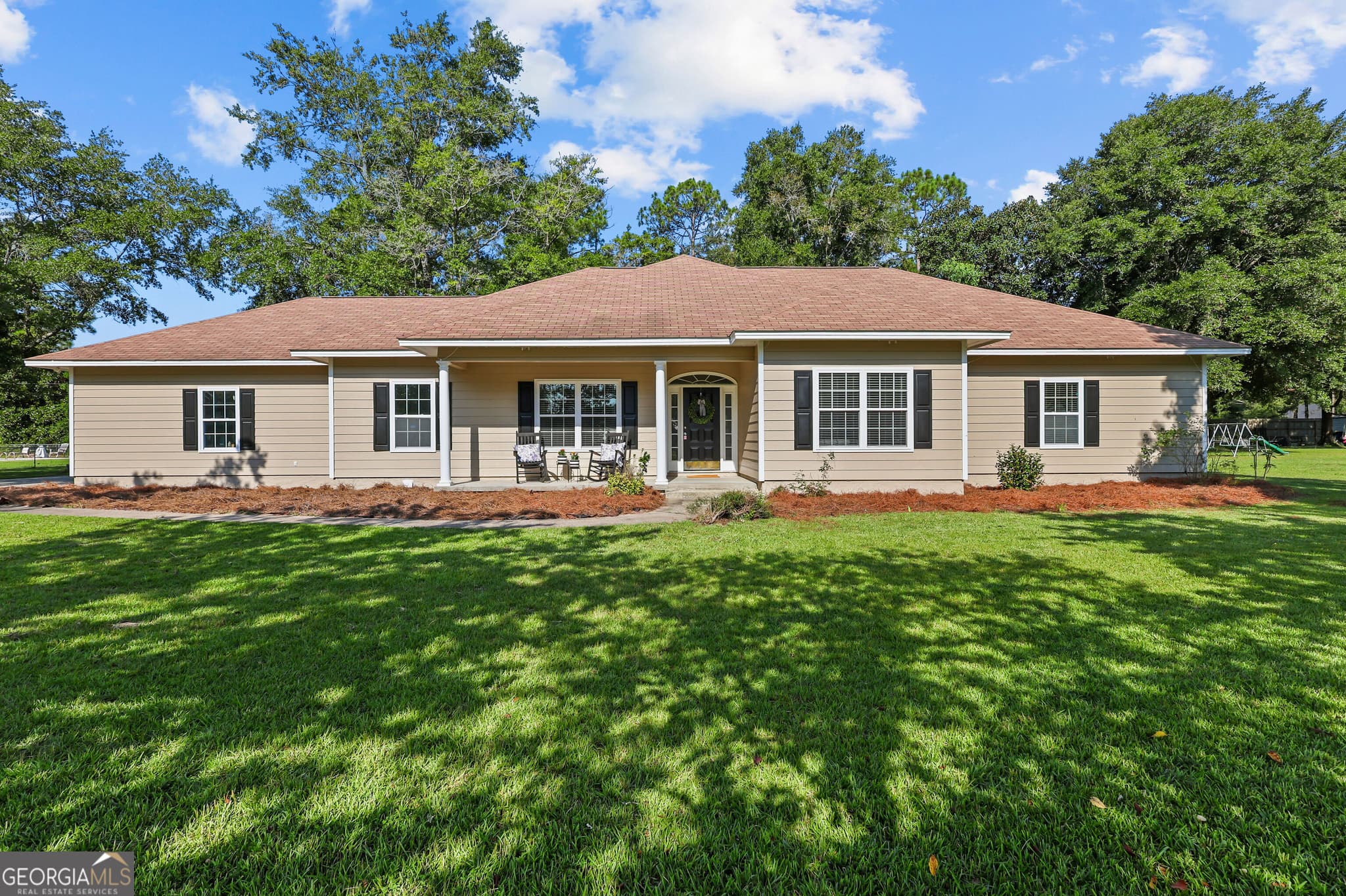 3 bedroom, 2 bathroom, 2,700 sq ft single family residence for sale at 125 Pleasant Way, Jesup, GA 31545 — photo 1 of 45