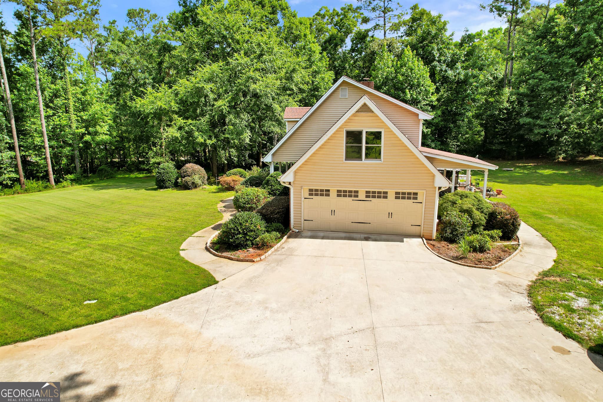 4 bedroom, 3.5 bathroom single family residence for sale at 3157 E Fairview Road, Mcdonough, GA 30252 — photo 3