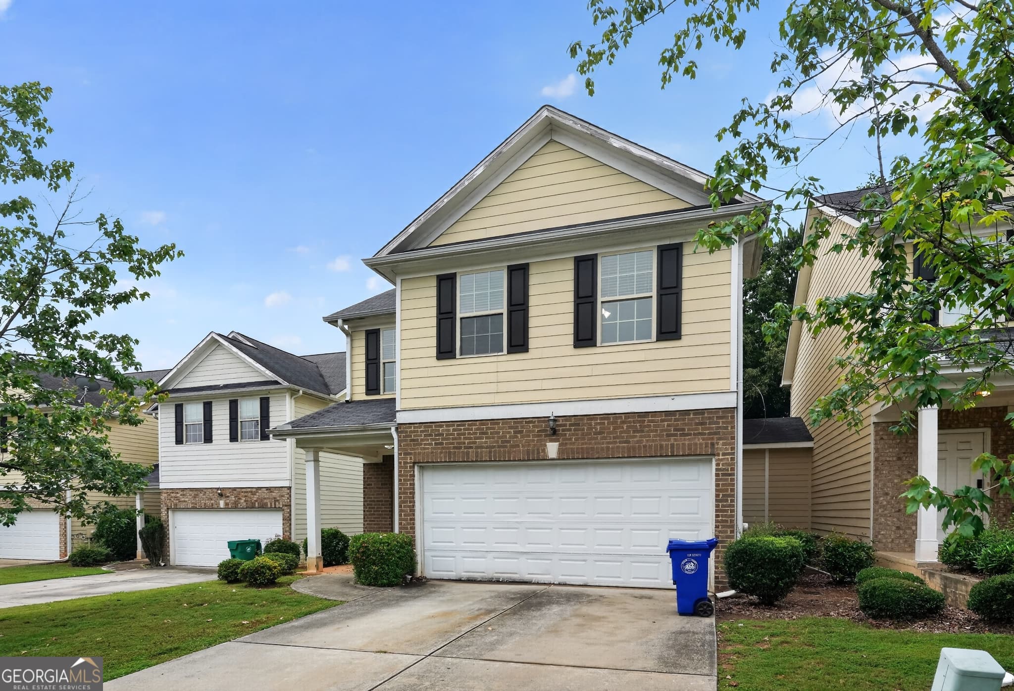 4 bedroom, 3 bathroom, 1,992 sq ft single family residence for sale at 6381 Shadow Square, Lithonia, GA 30058 — photo 2