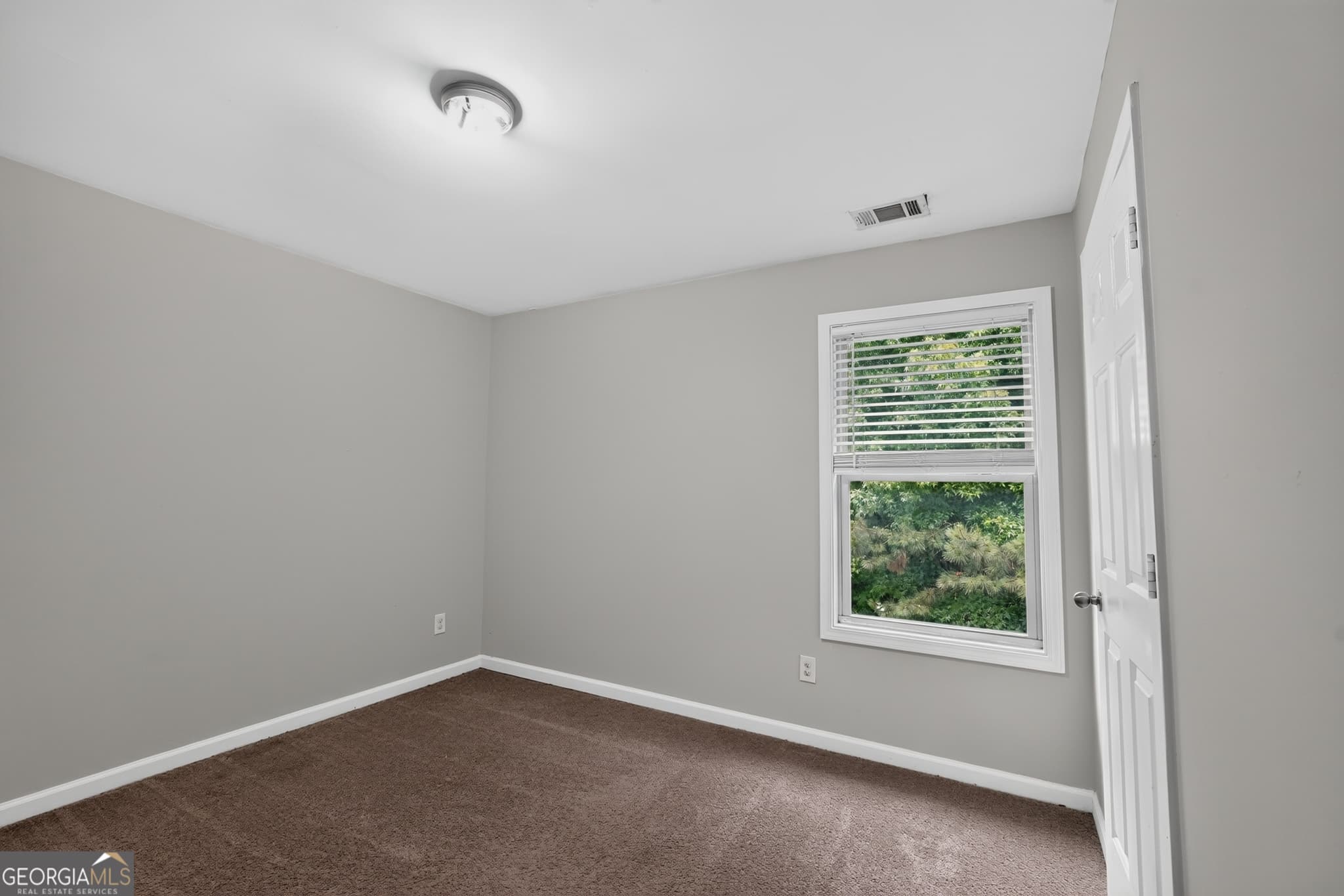 4 bedroom, 3 bathroom, 1,992 sq ft single family residence for sale at 6381 Shadow Square, Lithonia, GA 30058 — photo 10