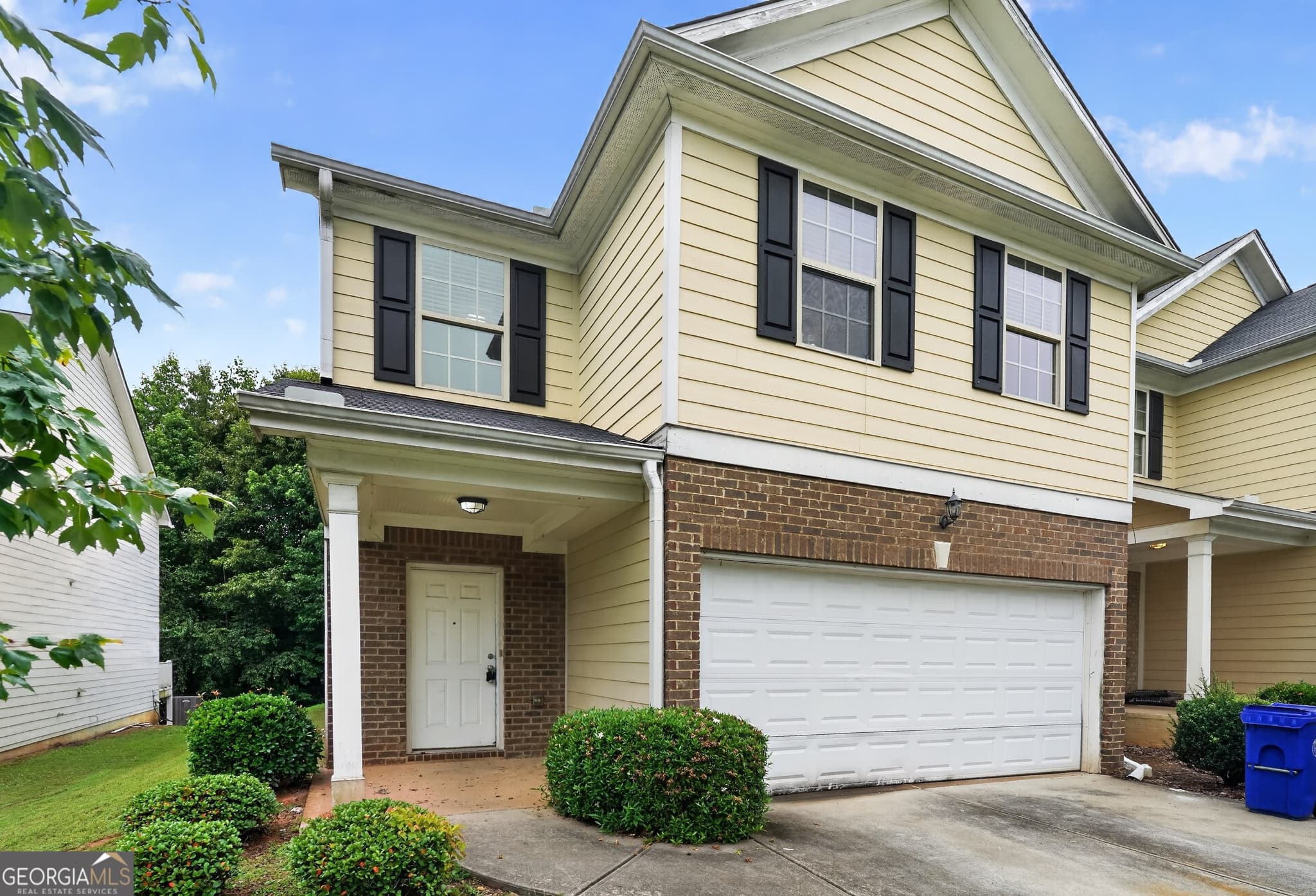 4 bedroom, 3 bathroom, 1,992 sq ft single family residence for sale at 6381 Shadow Square, Lithonia, GA 30058 — photo 4