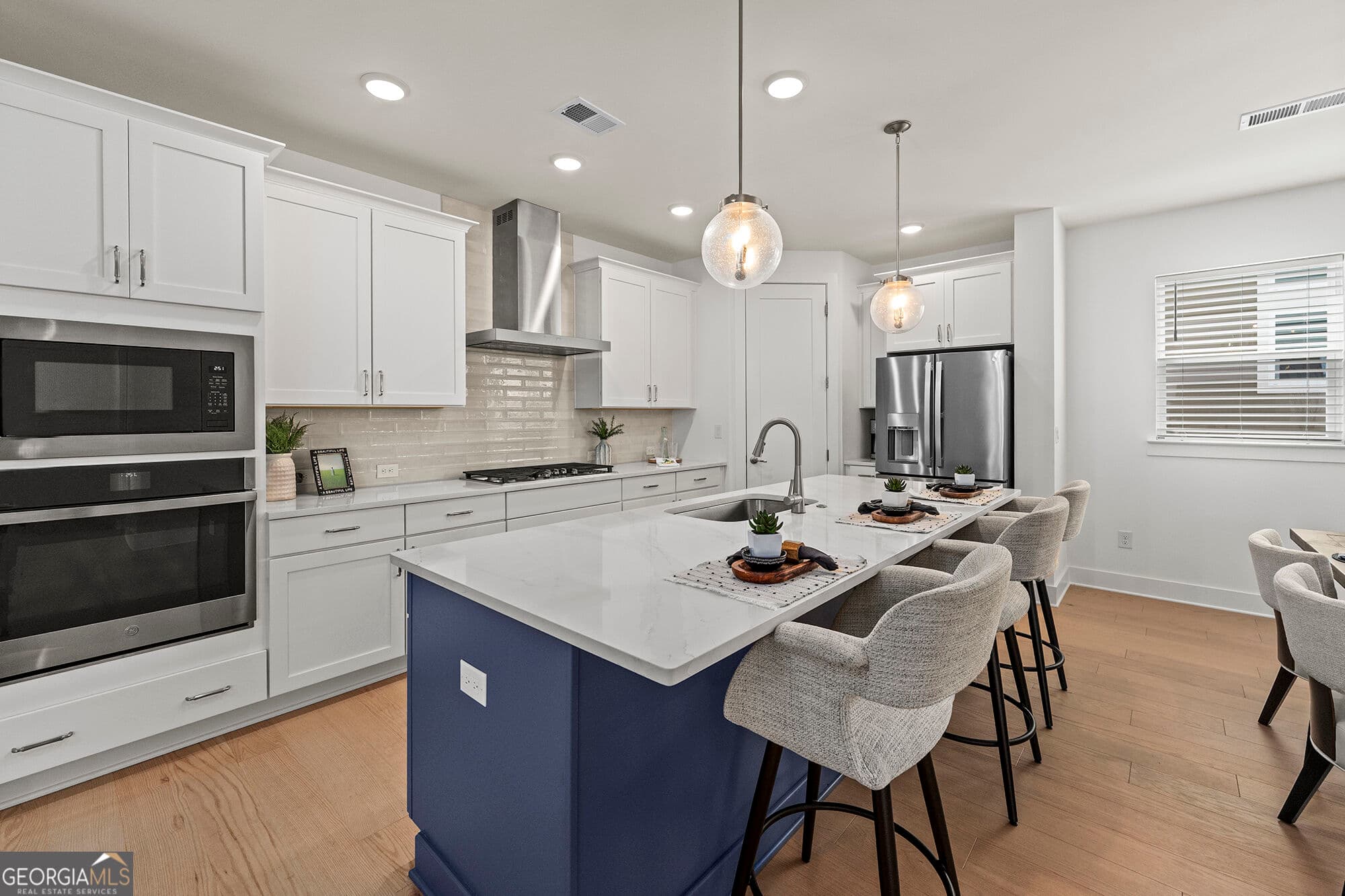 3 bedroom, 3 bathroom, 2,359 sq ft single family residence for sale at 1045 Pine Bark Lane, Canton, GA 30114 — photo 3