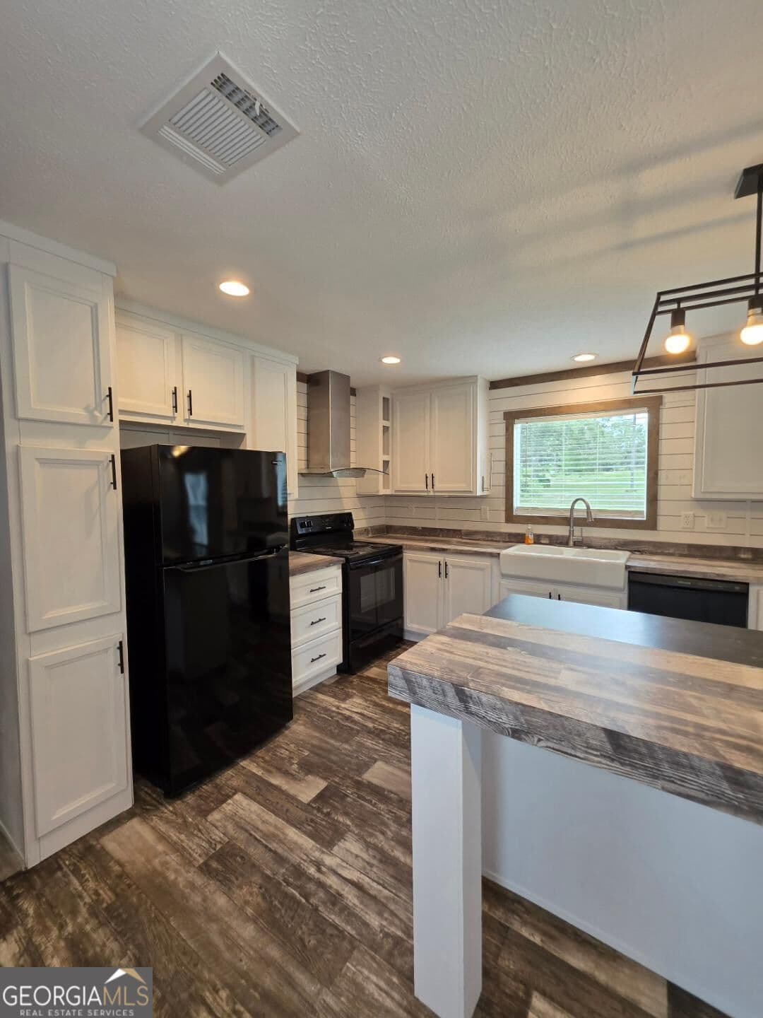 3 bedroom, 2 bathroom, 1,216 sq ft manufactured home,single family residence for rent at 868 Old Savannah Highway, Claxton, GA 30417 for $1,500 a month — photo 5