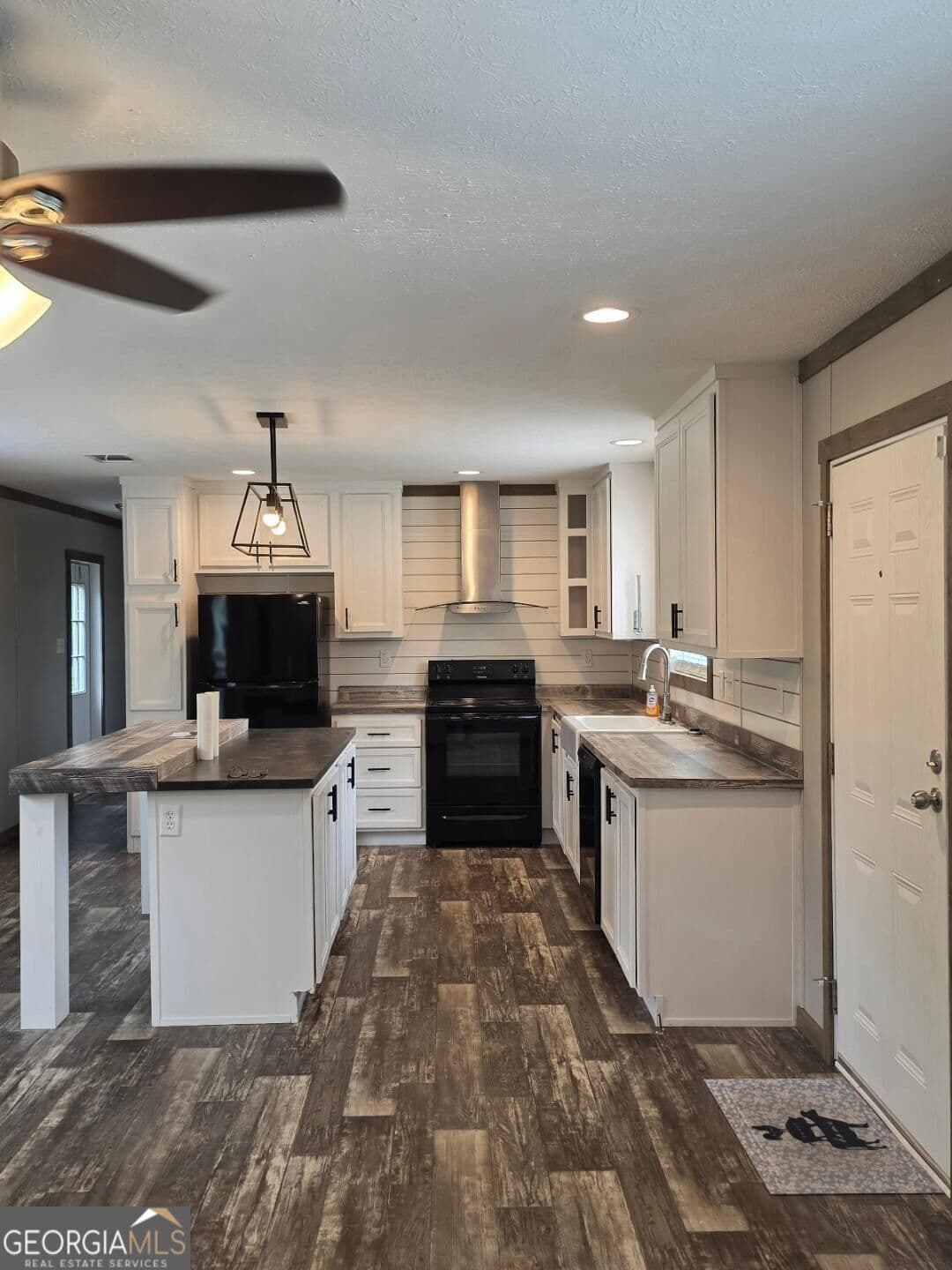 3 bedroom, 2 bathroom, 1,216 sq ft manufactured home,single family residence for rent at 868 Old Savannah Highway, Claxton, GA 30417 for $1,500 a month — photo 4