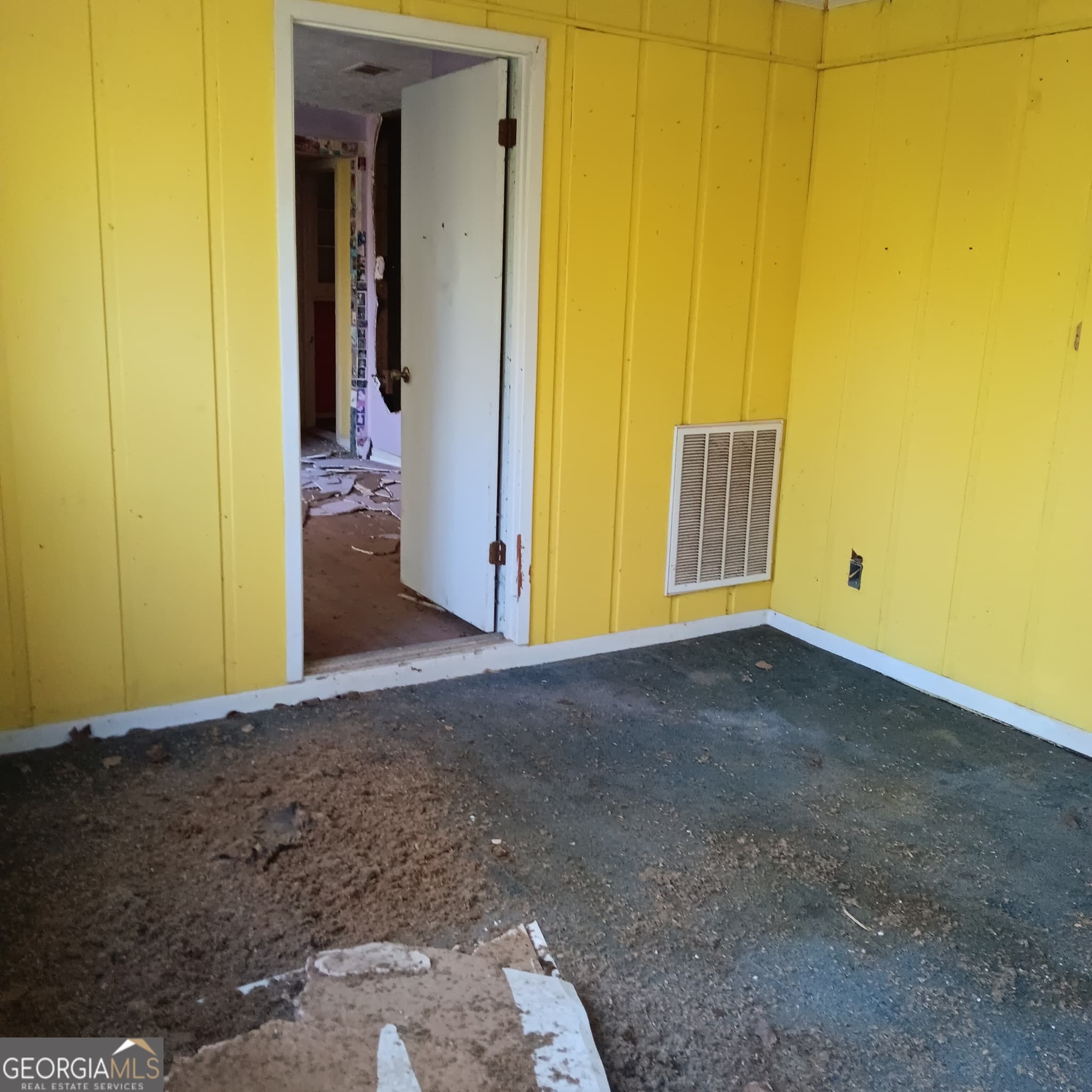 3 bedroom, 2 bathroom single family residence under contract at 4377 Rock Mills Road, Franklin, GA 30217 — photo 9