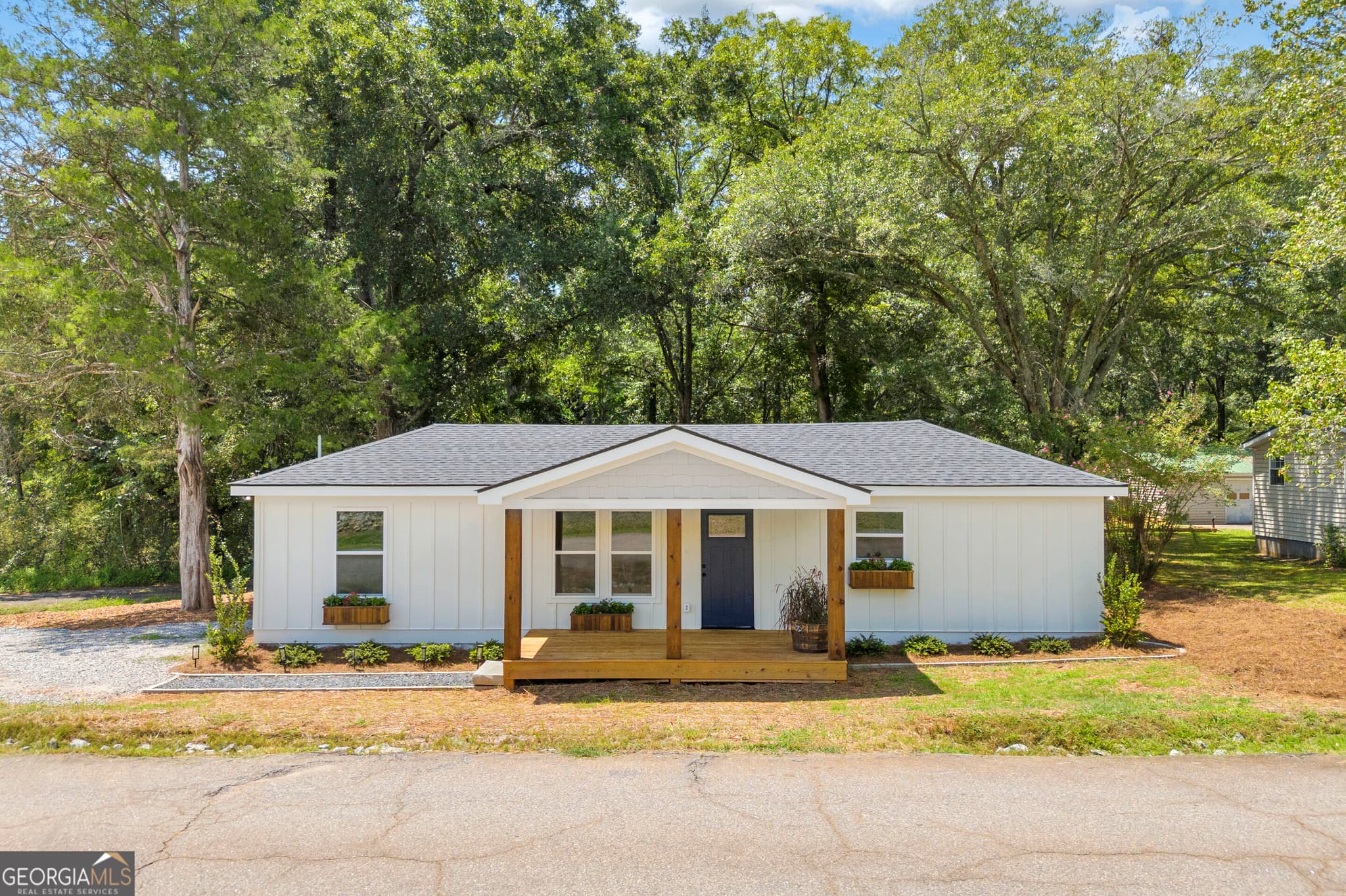 3 bedroom, 2 bathroom, 1,250 sq ft single family residence for sale at 47 Durham Street, Watkinsville, GA 30677 — photo 1 of 35