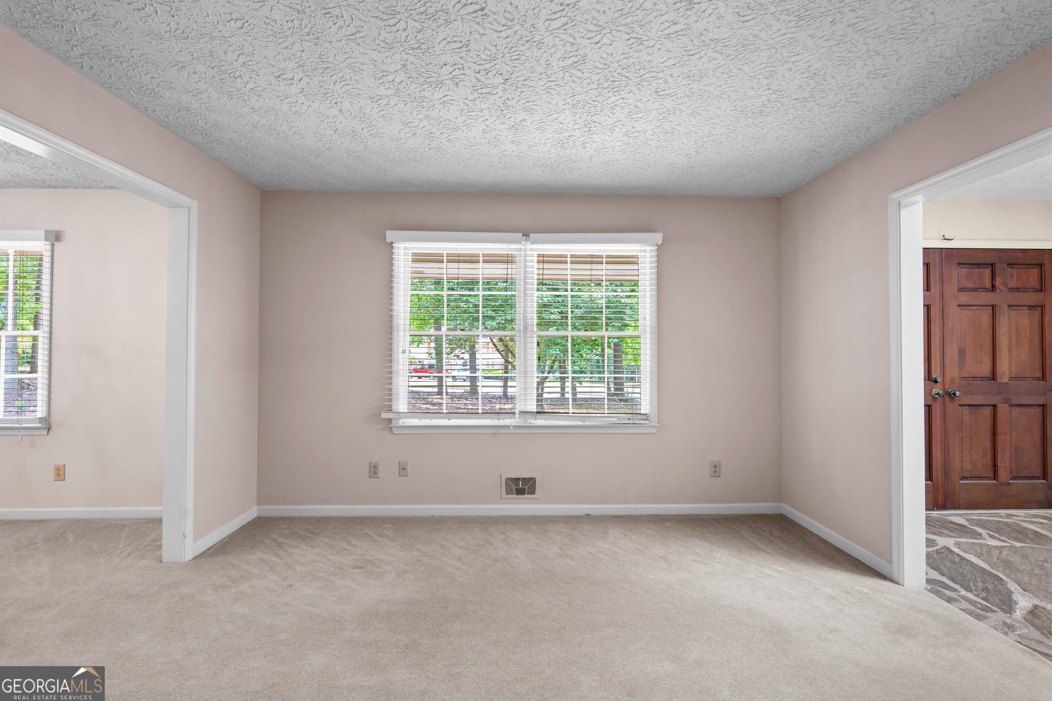 3 bedroom, 3 bathroom, 2,665 sq ft single family residence for sale at 250 Devilla Trace, Fayetteville, GA 30214 — photo 9