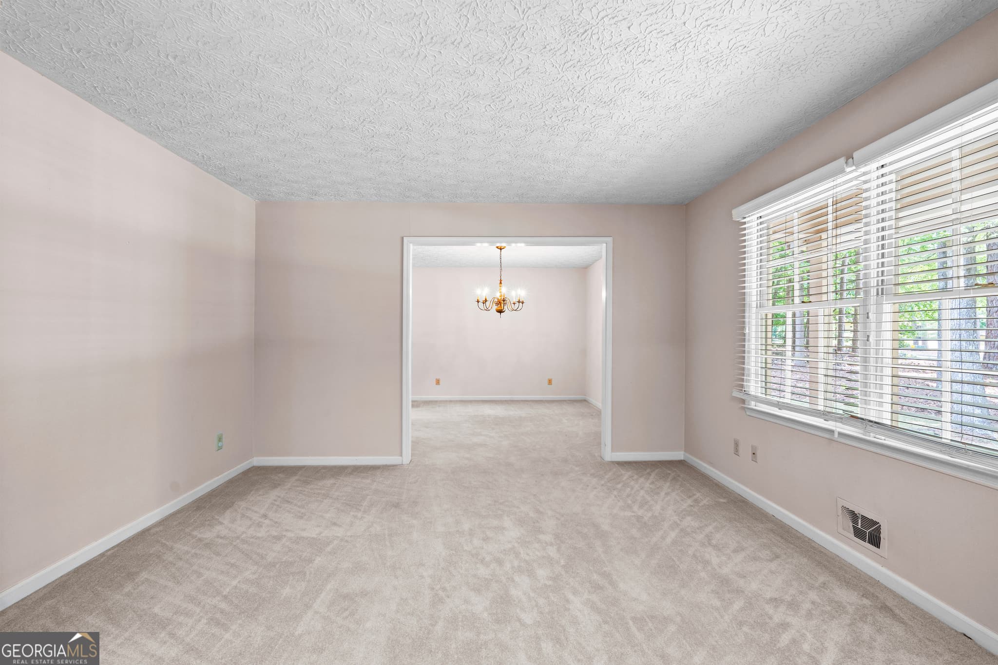 3 bedroom, 3 bathroom, 2,665 sq ft single family residence for sale at 250 Devilla Trace, Fayetteville, GA 30214 — photo 10