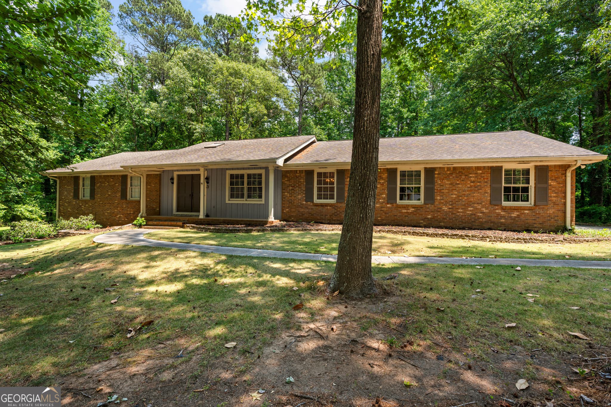 3 bedroom, 3 bathroom, 2,665 sq ft single family residence for sale at 250 Devilla Trace, Fayetteville, GA 30214 — photo 4