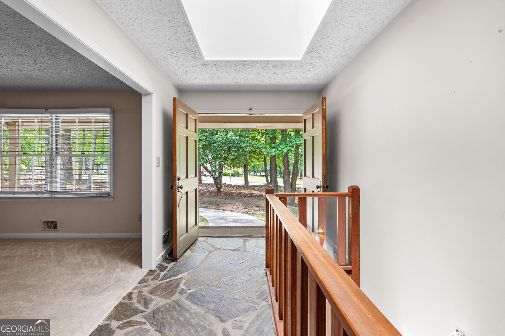 3 bedroom, 3 bathroom, 2,665 sq ft single family residence for sale at 250 Devilla Trace, Fayetteville, GA 30214 — photo 8