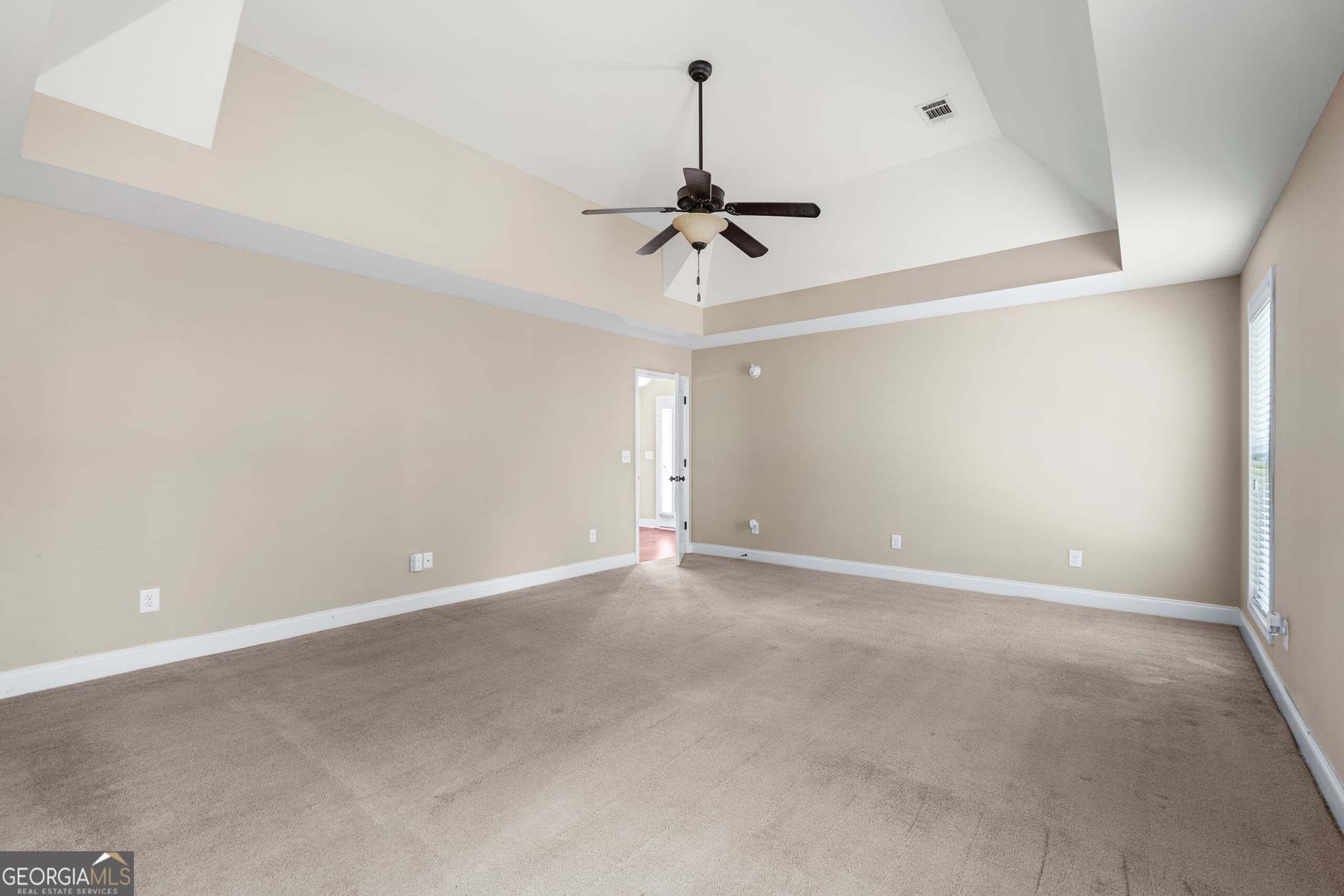 4 bedroom, 2 bathroom, 1,964 sq ft single family residence for sale at 8232 Lantern Court, Columbus, GA 31904 — photo 6