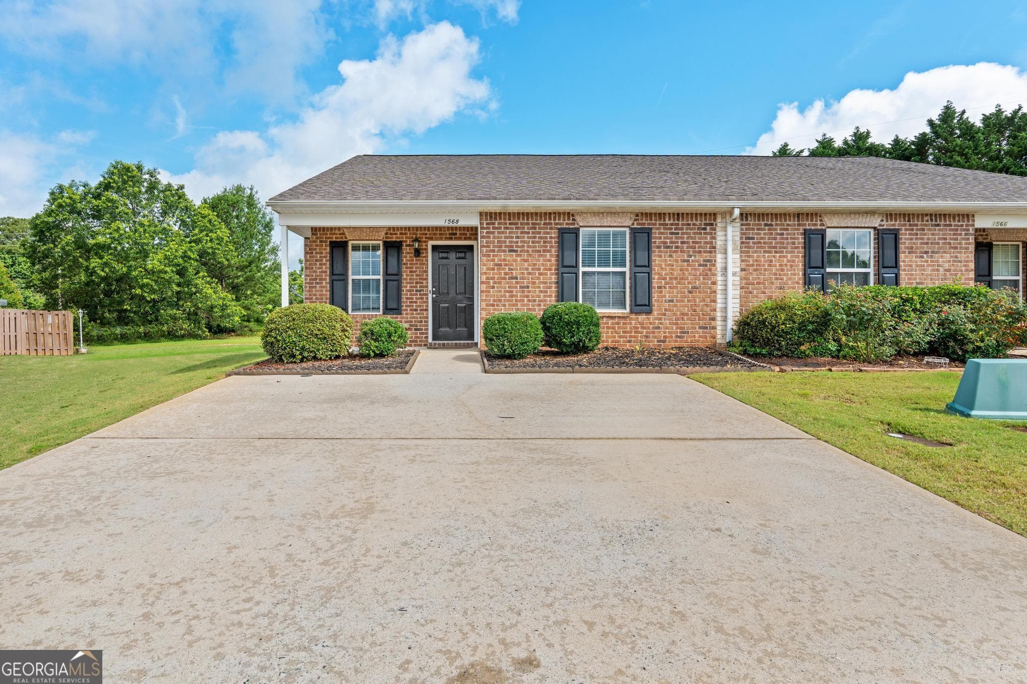 2 bedroom, 2 bathroom, 1,209 sq ft townhouse sold at 1568 Louise Anderson Drive, Griffin, GA 30224