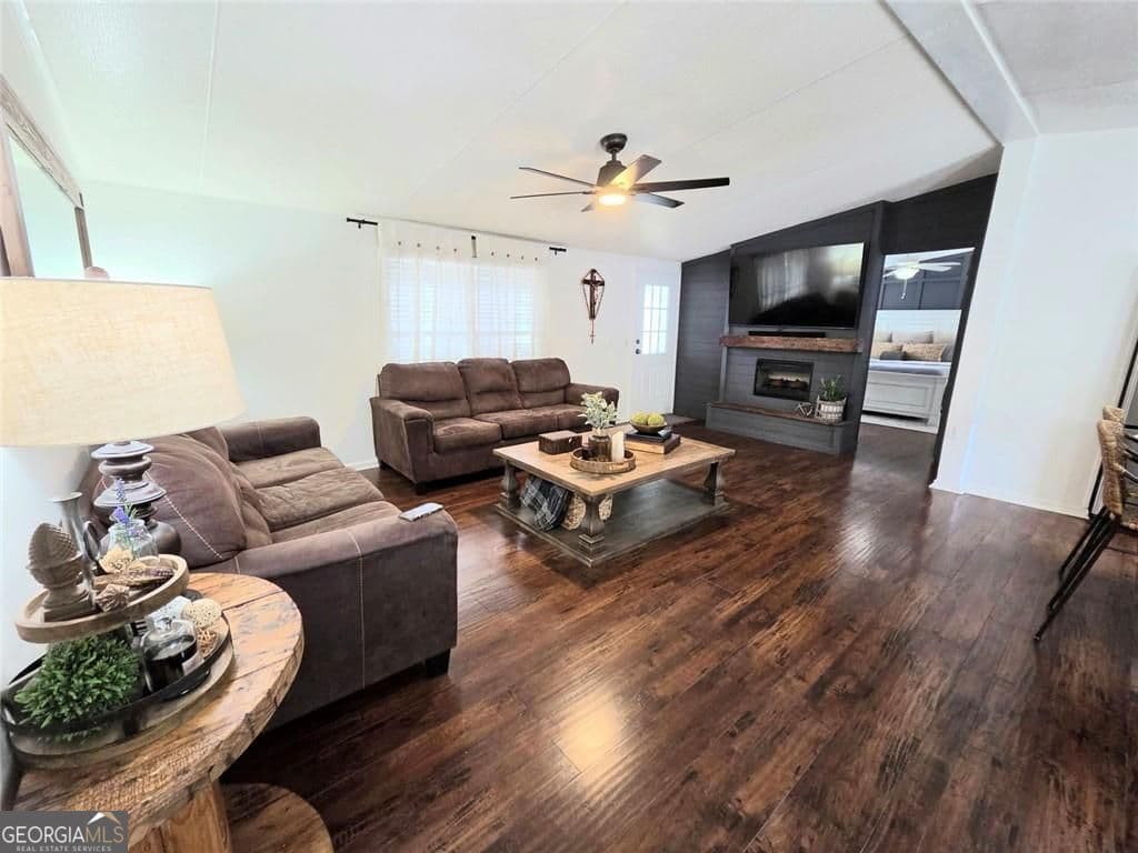 3 bedroom, 2 bathroom, 1,152 sq ft manufactured home,single family residence for sale at 4855 Peachtree Drive, Buford, GA 30518 — photo 6