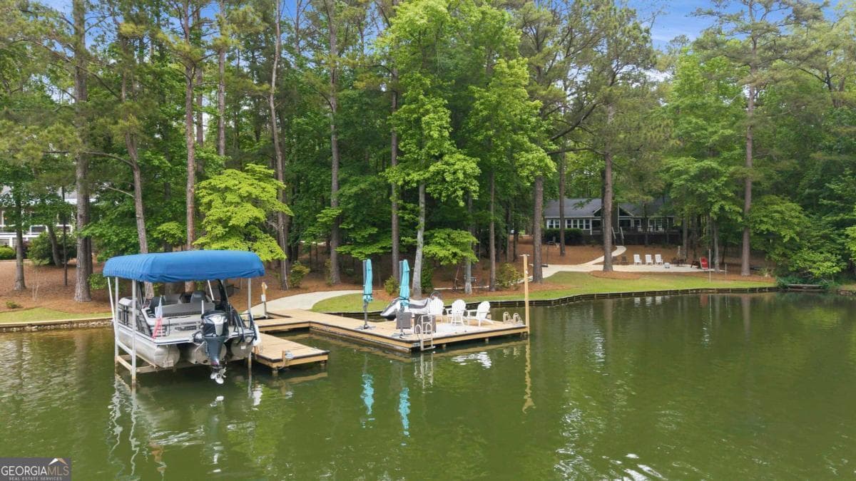 3 bedroom, 2 bathroom, 2,594 sq ft single family residence for sale at 1010 Holmes Drive, White Plains, GA 30678 — photo 6