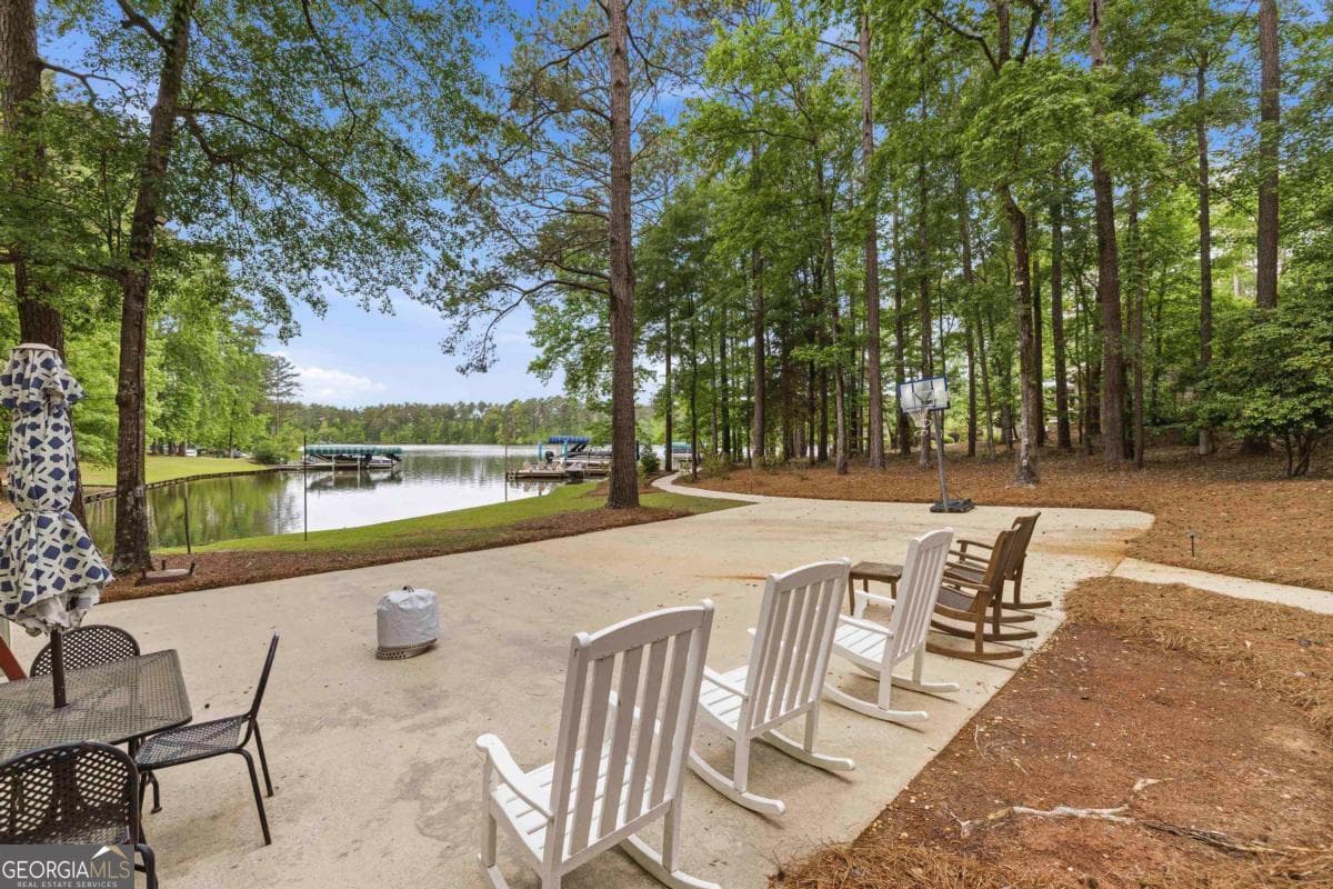 3 bedroom, 2 bathroom, 2,594 sq ft single family residence for sale at 1010 Holmes Drive, White Plains, GA 30678 — photo 3
