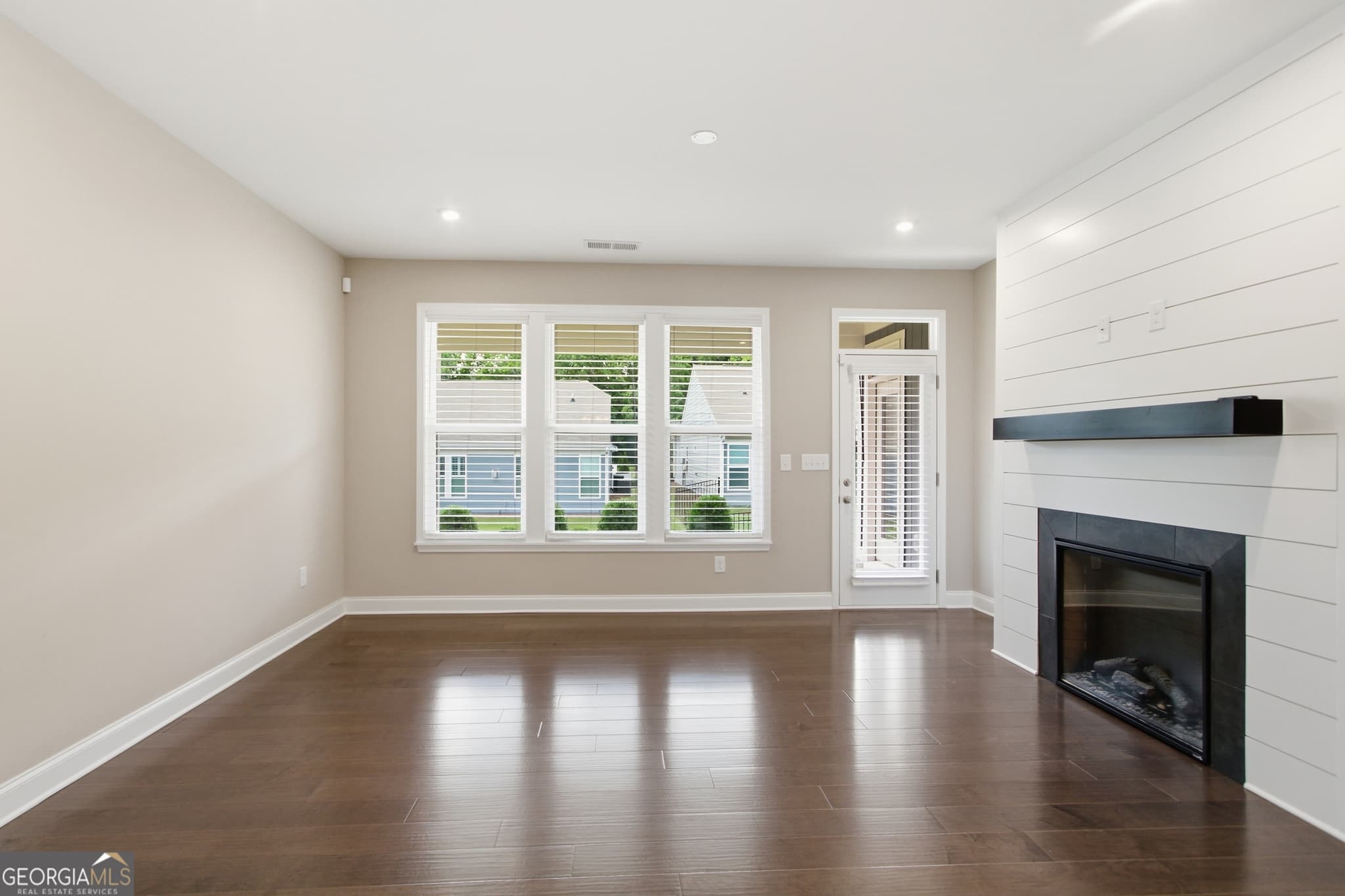 3 bedroom, 2 bathroom, 1,733 sq ft single family residence for sale at 210 Balsam Drive, Dallas, GA 30157 — photo 8