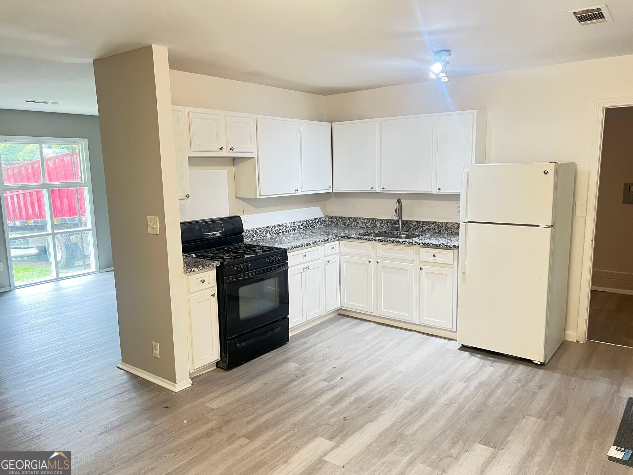 multi family for sale at 1259 Pineglen Drive, Riverdale, GA 30296 — photo 3