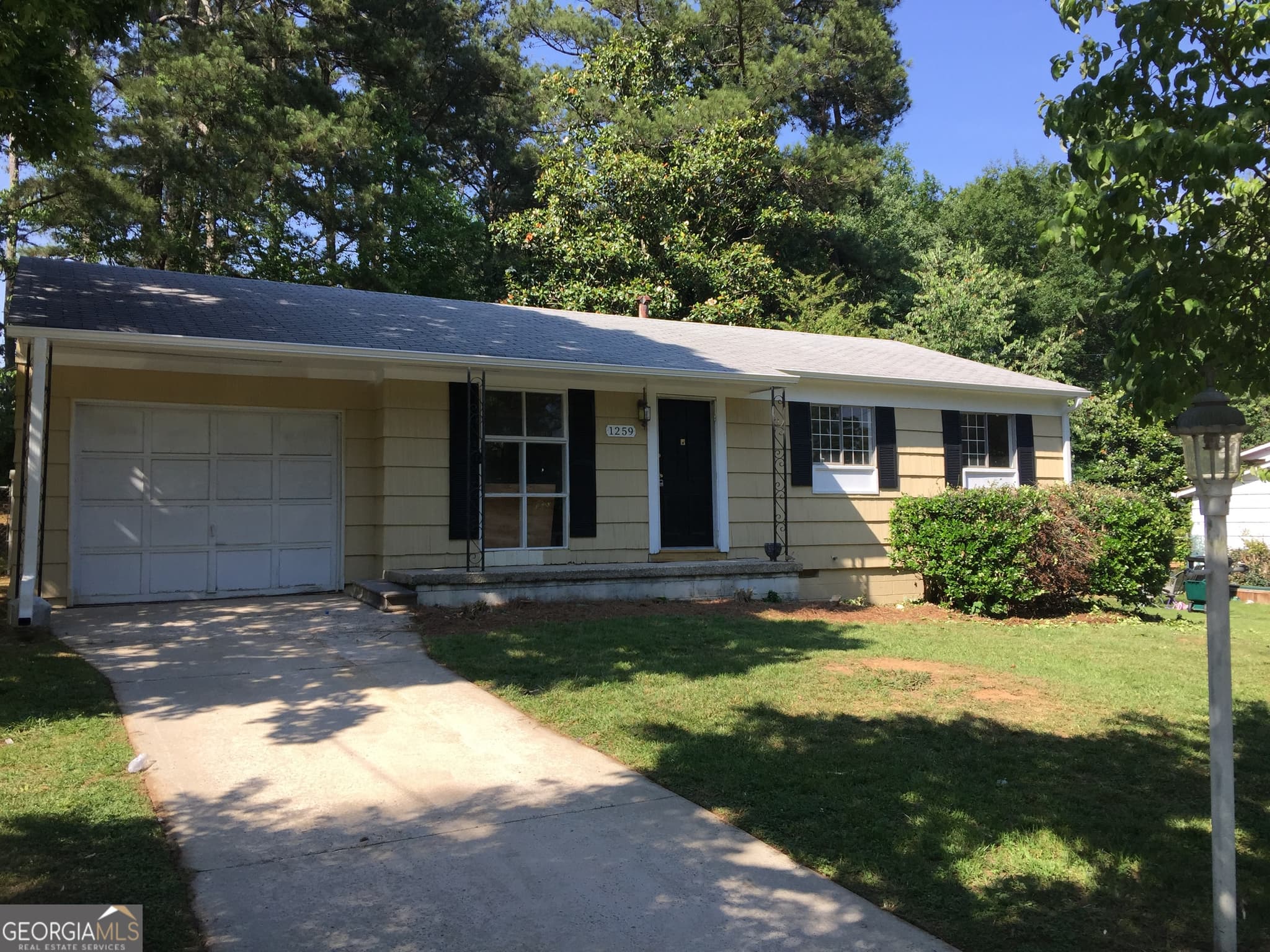 multi family for sale at 1259 Pineglen Drive, Riverdale, GA 30296