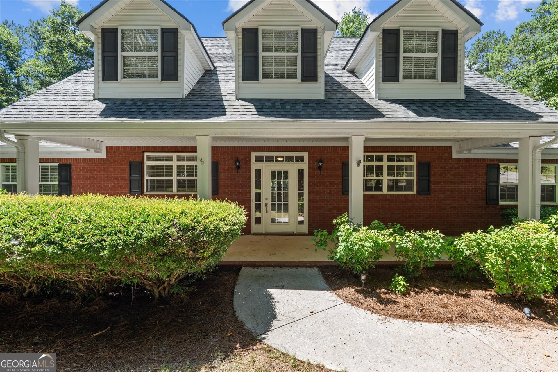 4 bedroom, 3.5 bathroom, 4,180 sq ft single family residence for sale at 5149 Woodmond Drive, Villa Rica, GA 30180 — photo 3
