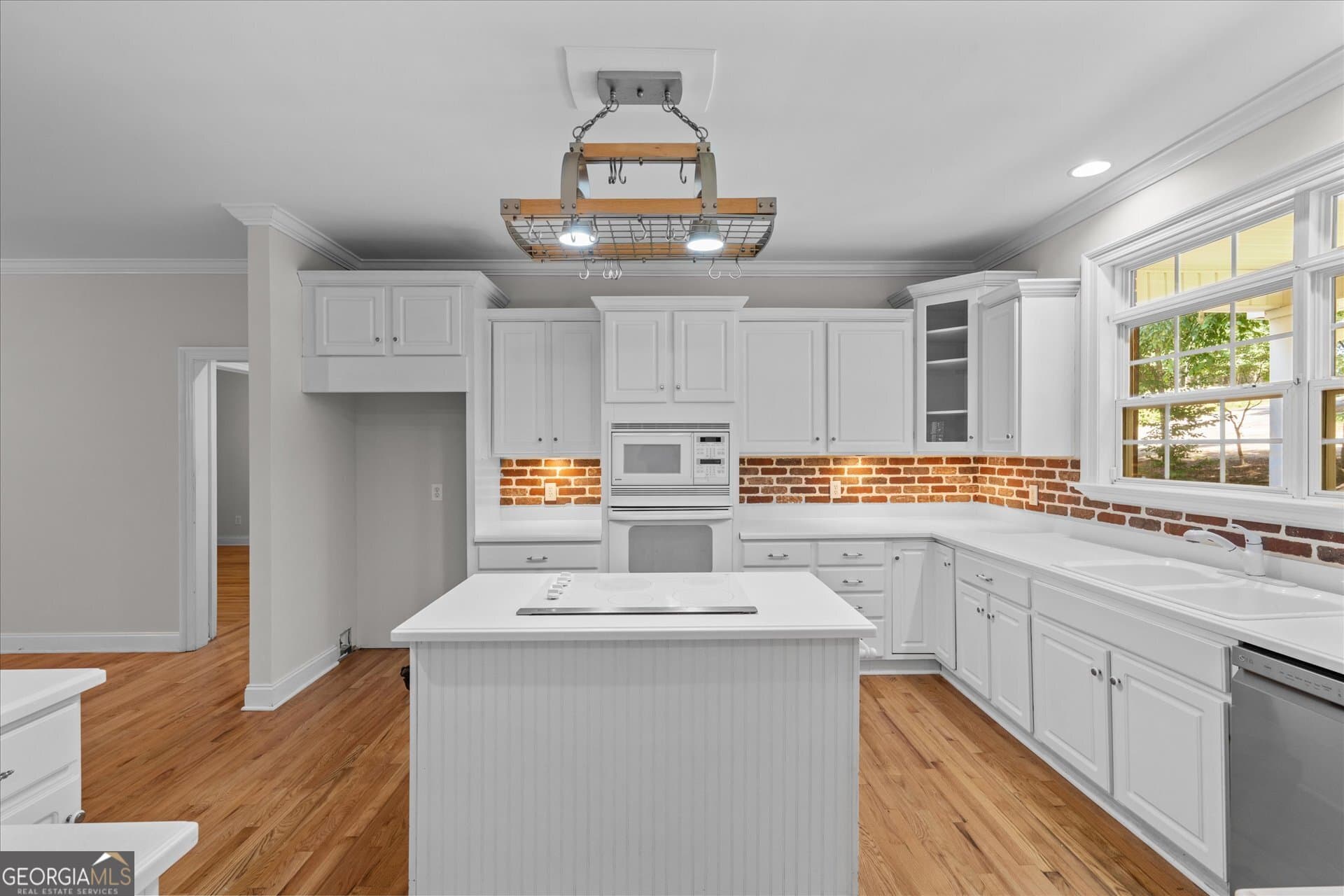 4 bedroom, 3.5 bathroom, 4,180 sq ft single family residence for sale at 5149 Woodmond Drive, Villa Rica, GA 30180 — photo 10