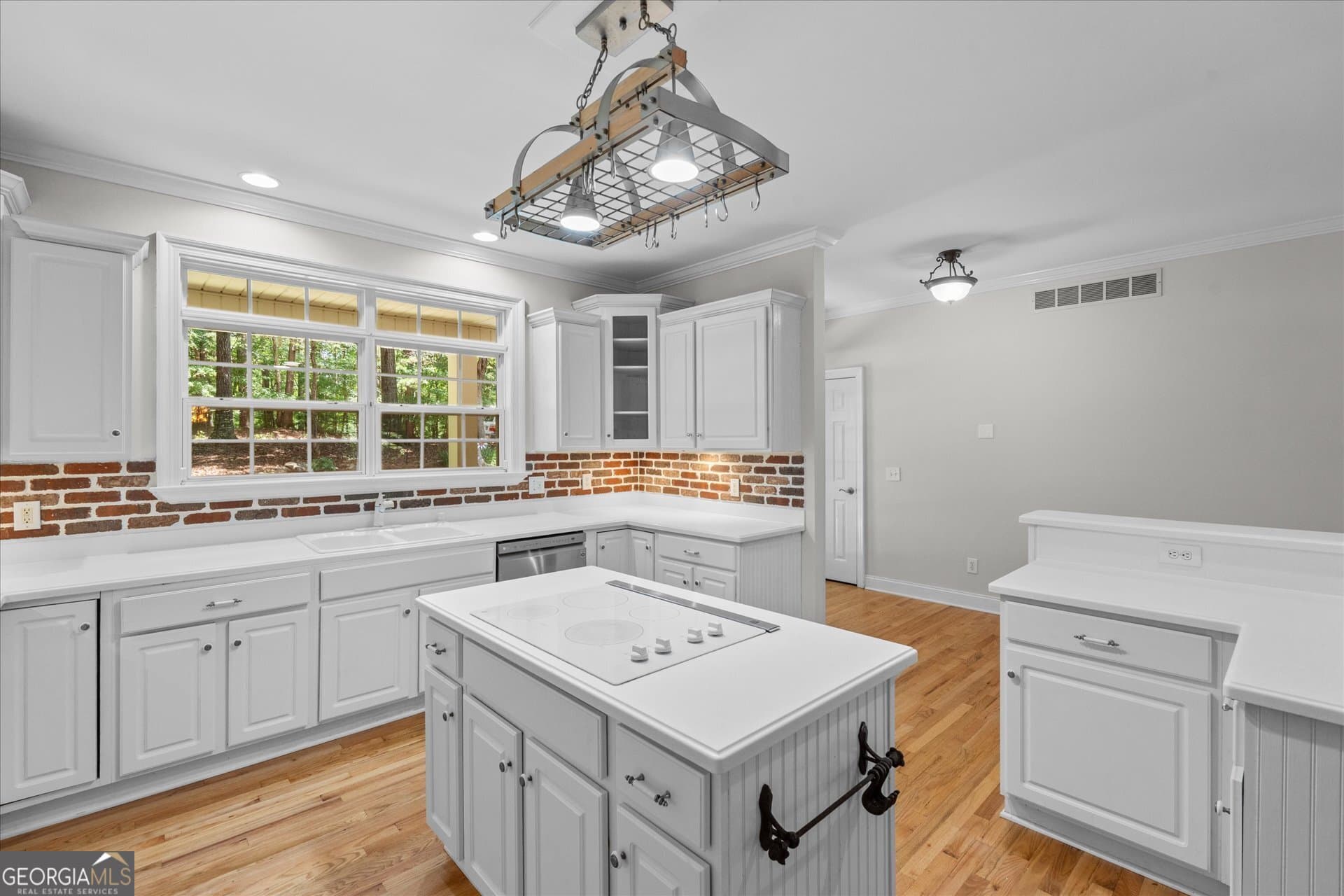 4 bedroom, 3.5 bathroom, 4,180 sq ft single family residence for sale at 5149 Woodmond Drive, Villa Rica, GA 30180 — photo 8