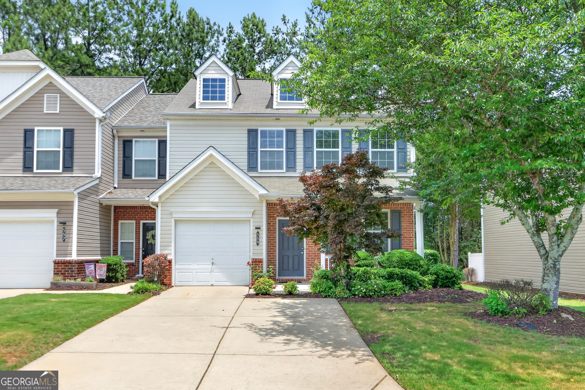 3 bedroom, 2.5 bathroom, 1,863 sq ft townhouse sold at 559 Windstone Trail, Alpharetta, GA 30004