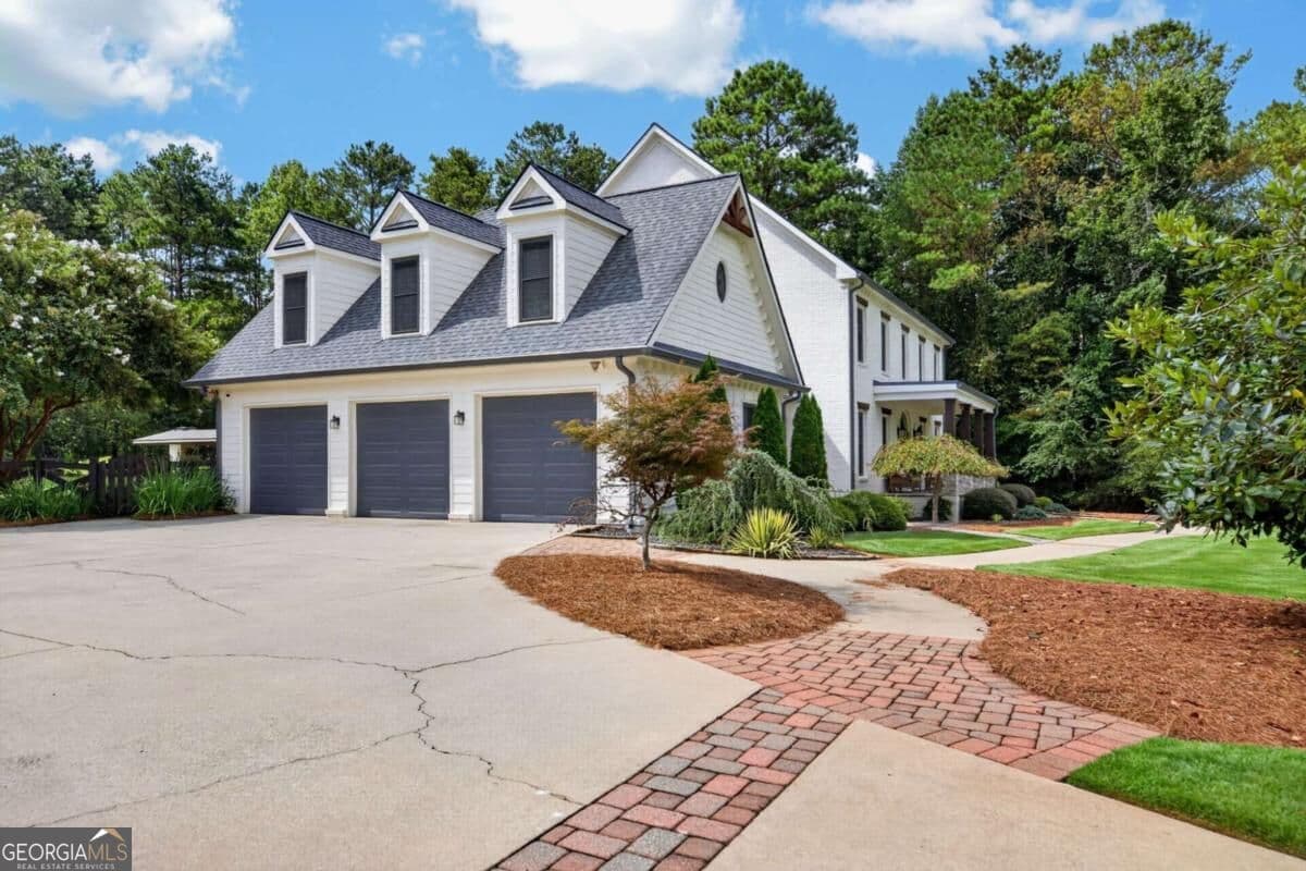 6 bedroom, 6 bathroom, 5,368 sq ft single family residence for sale at 104 Reserve Drive, Carrollton, GA 30117 — photo 5