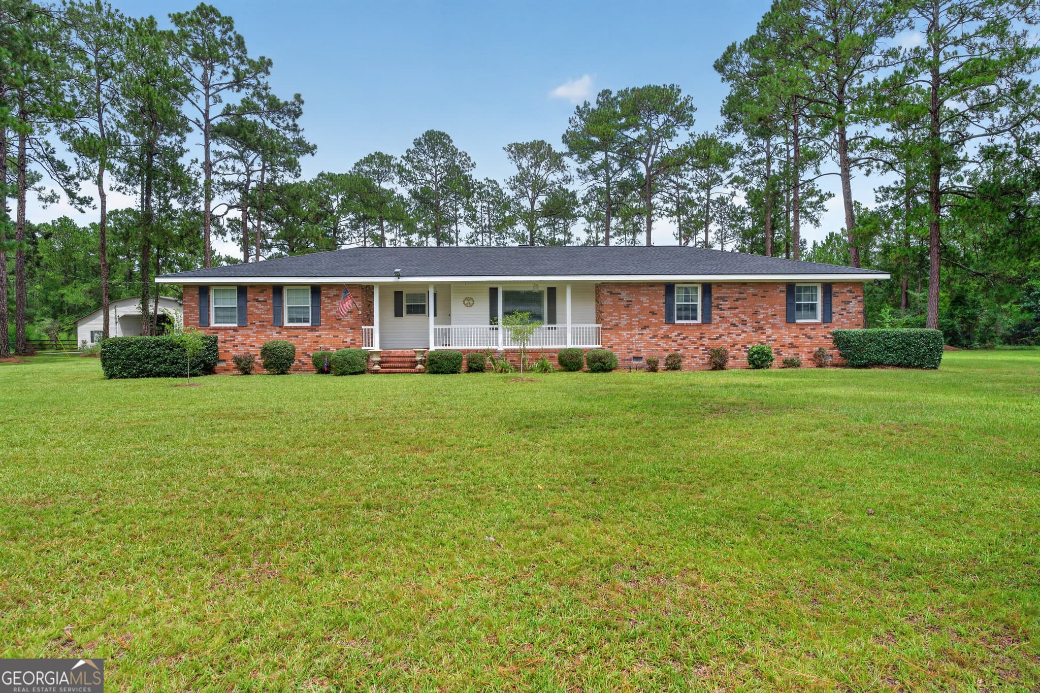4 bedroom, 3 bathroom, 2,424 sq ft single family residence for sale at 5486 Bowen Road, Blackshear, GA 31516 — photo 2