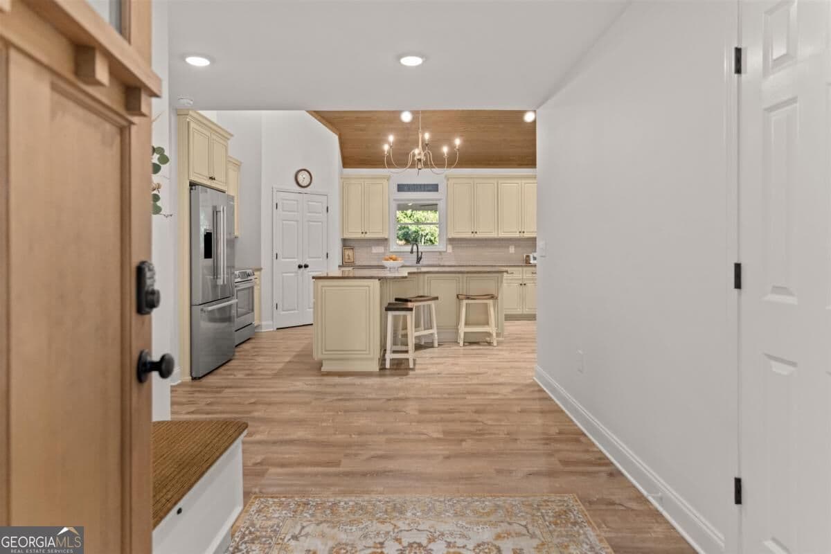 6 bedroom, 4 bathroom, 4,816 sq ft single family residence for sale at 198 Deerfield Lane, Eatonton, GA 31024 — photo 9