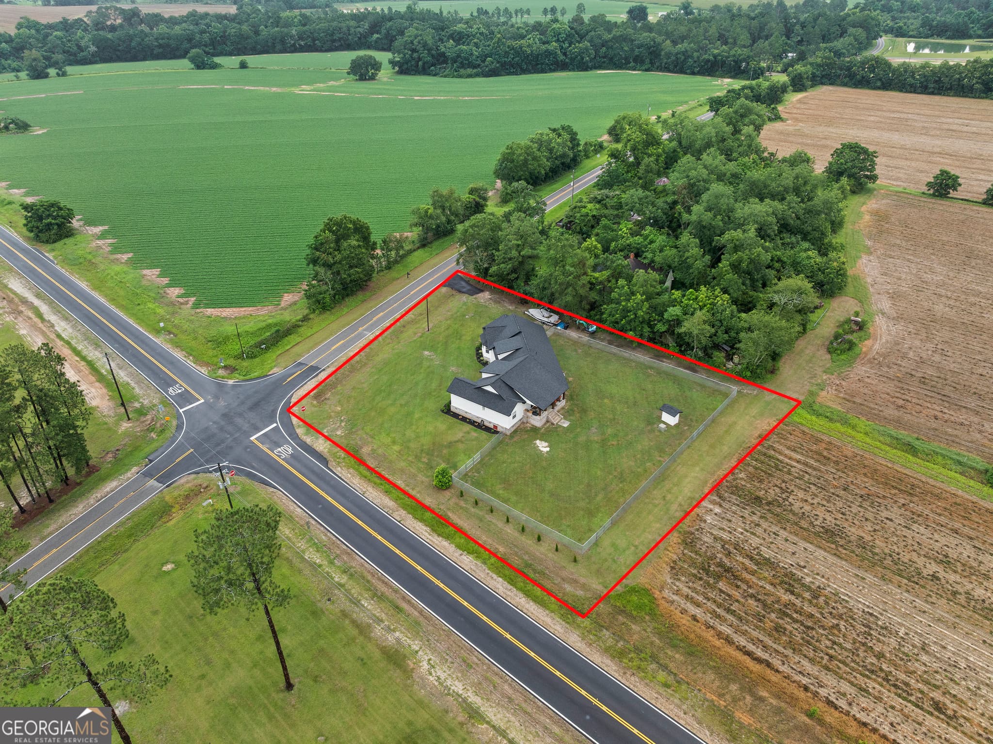 3 bedroom, 2.5 bathroom, 2,539 sq ft single family residence for sale at 423 Cromer Road, Tifton, GA 31793 — photo 4