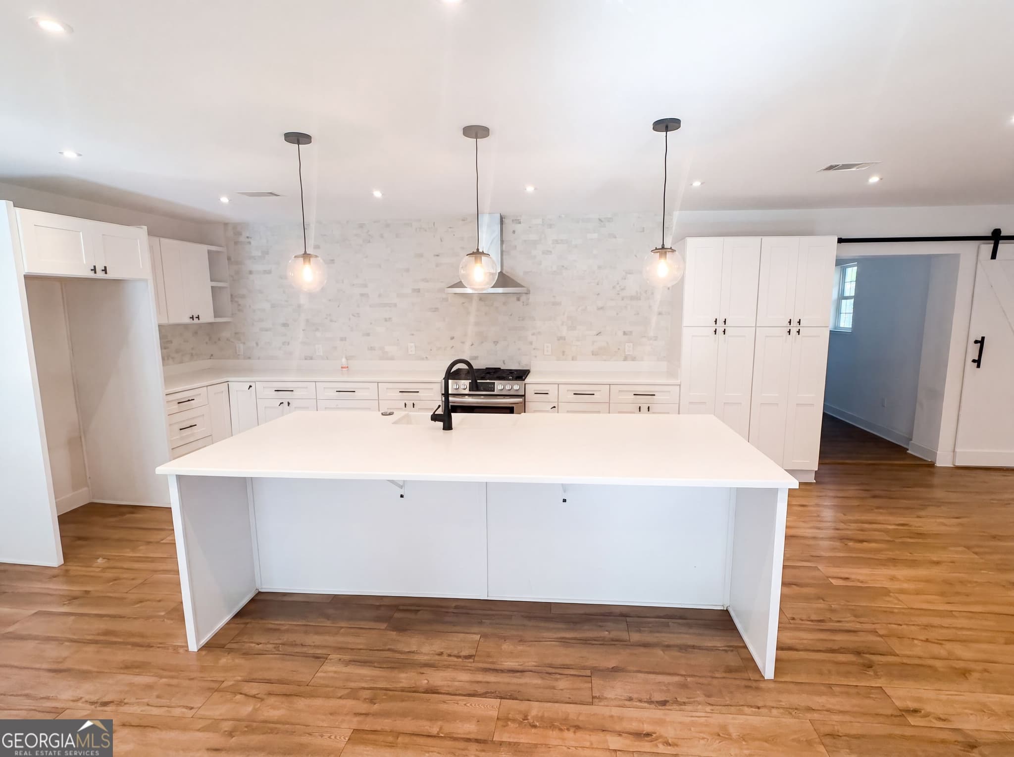 4 bedroom, 3.5 bathroom, 3,062 sq ft single family residence for sale at 1625 Windsor Drive, Waycross, GA 31501 — photo 6