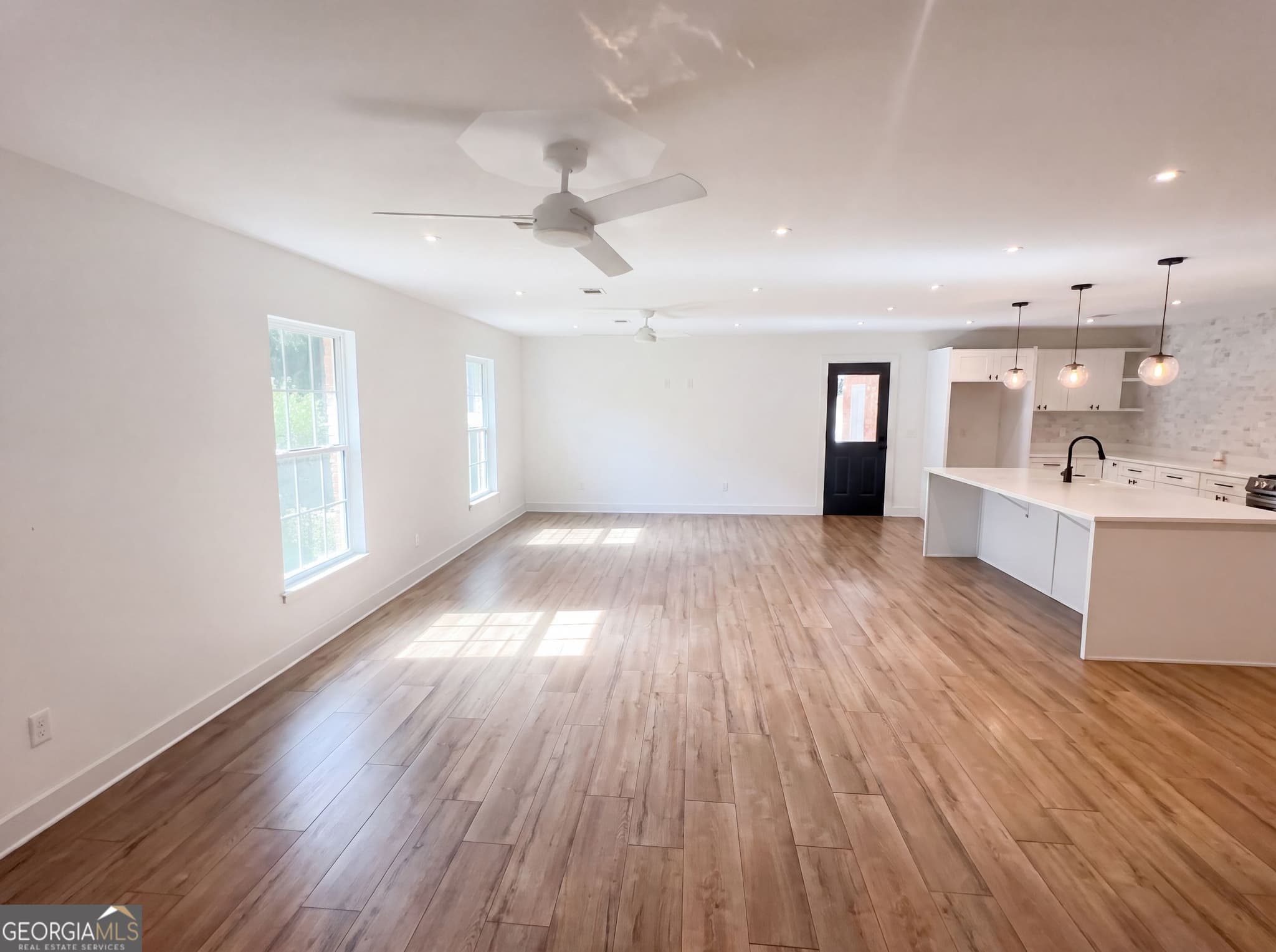 4 bedroom, 3.5 bathroom, 3,062 sq ft single family residence for sale at 1625 Windsor Drive, Waycross, GA 31501 — photo 3