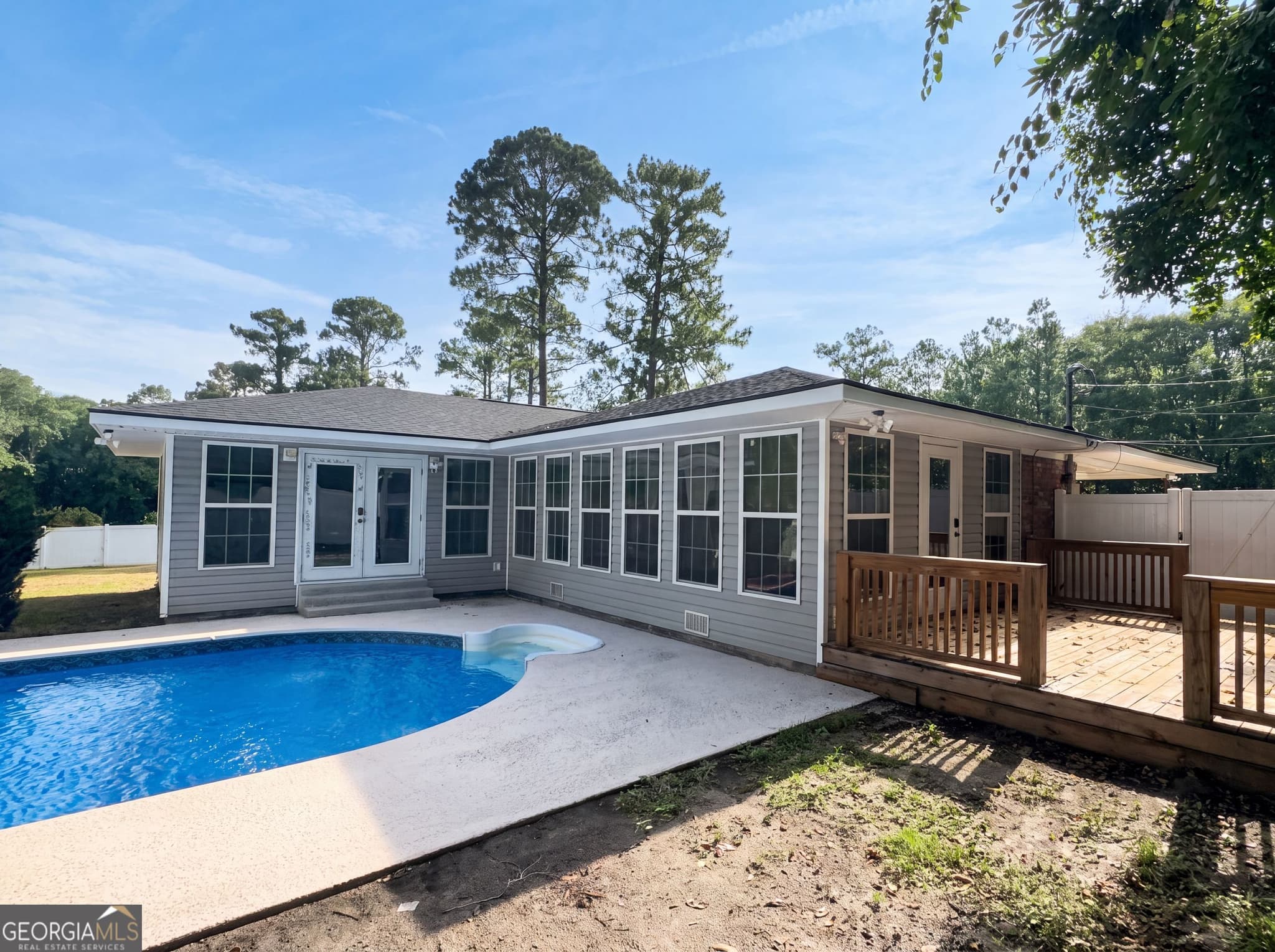 4 bedroom, 3.5 bathroom, 3,062 sq ft single family residence for sale at 1625 Windsor Drive, Waycross, GA 31501 — photo 5