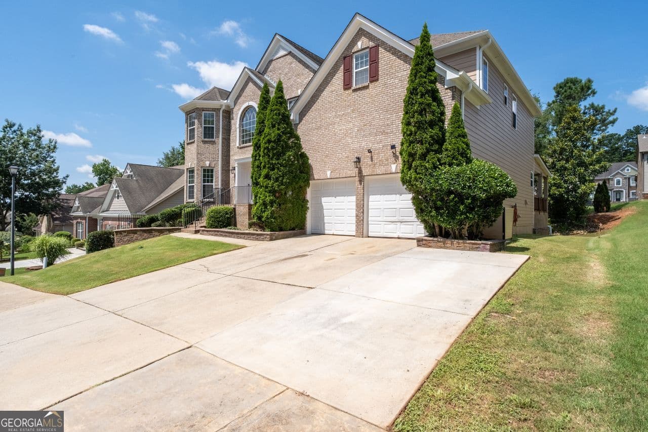 6 bedroom, 5 bathroom, 3,416 sq ft single family residence for sale at 3717 Shady Maple Drive, Stonecrest, GA 30038 — photo 5