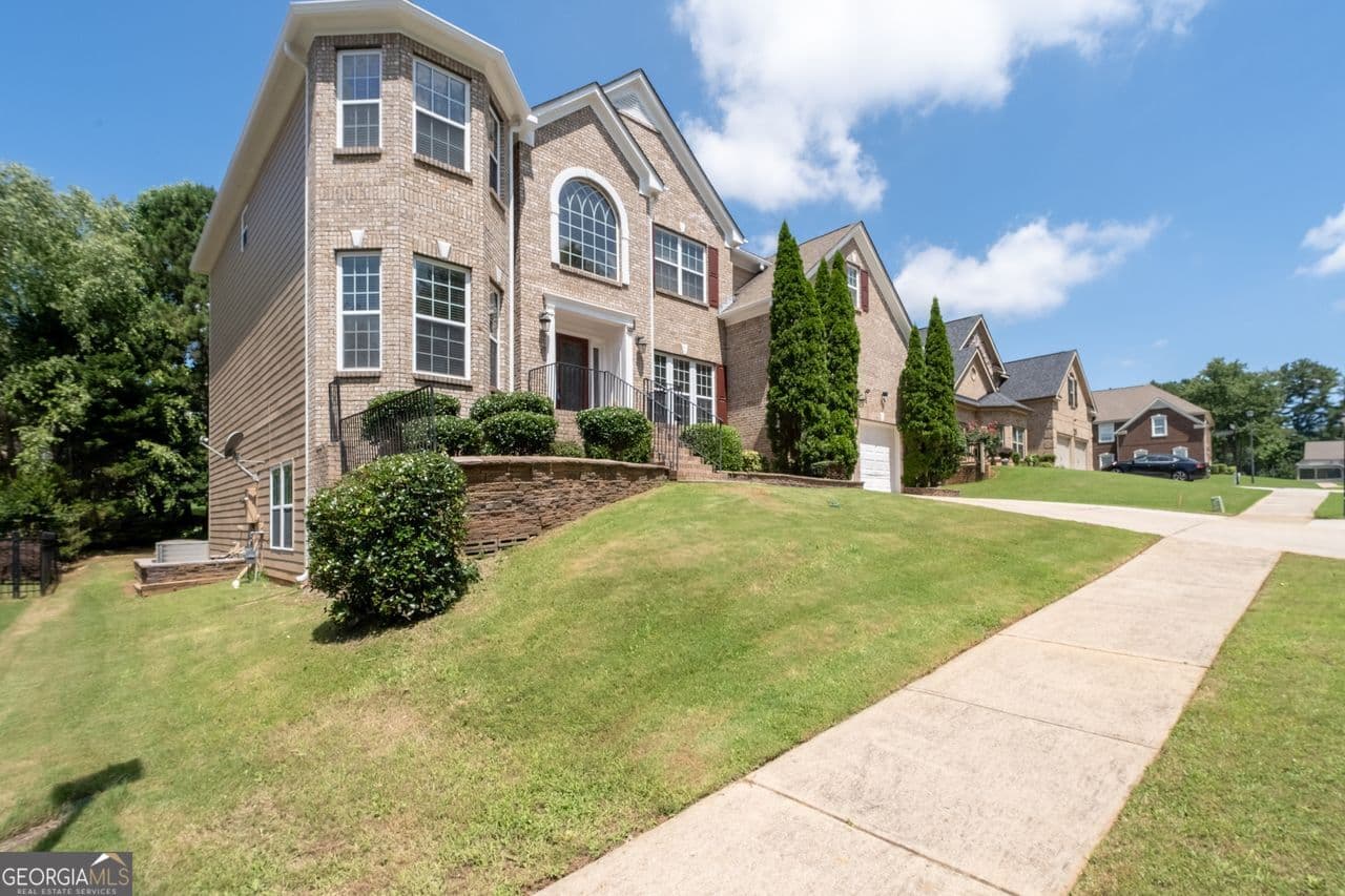 6 bedroom, 5 bathroom, 3,416 sq ft single family residence for sale at 3717 Shady Maple Drive, Stonecrest, GA 30038 — photo 4