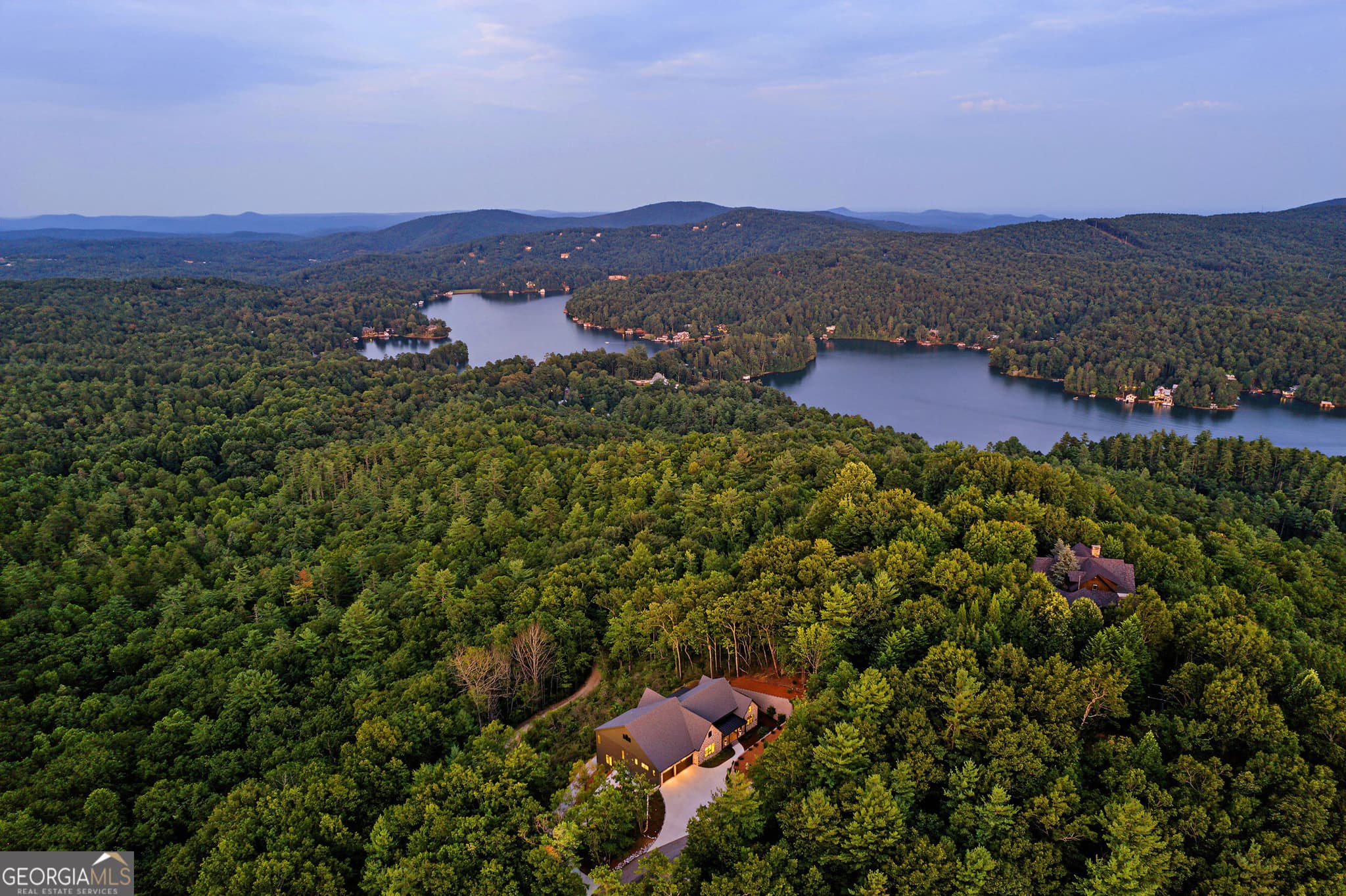 5 bedroom, 4.5 bathroom, 5,280 sq ft single family residence for sale at 1095 Rabun Bluffs Drive, Lakemont, GA 30552 — photo 8