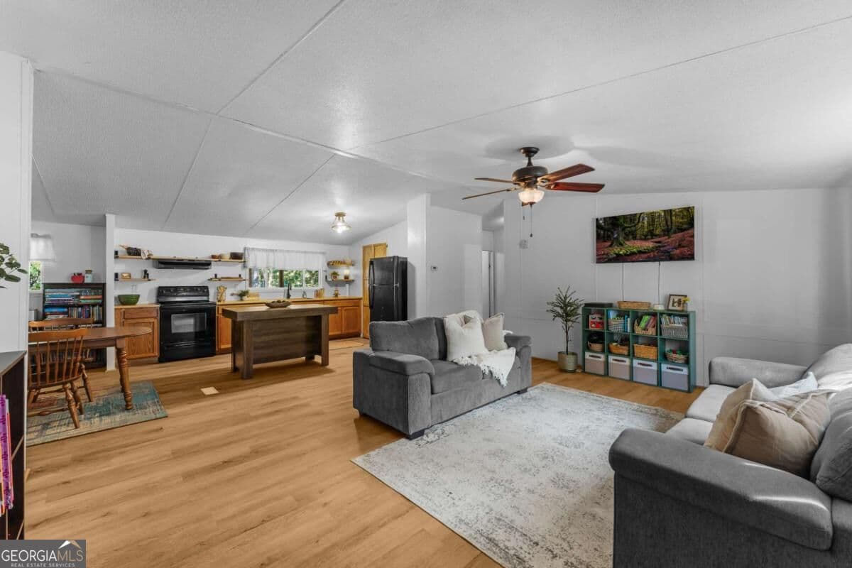 3 bedroom, 2 bathroom, 1,568 sq ft manufactured home,single family residence for sale at 271 Wild Heron Drive, Midway, GA 31320 — photo 3