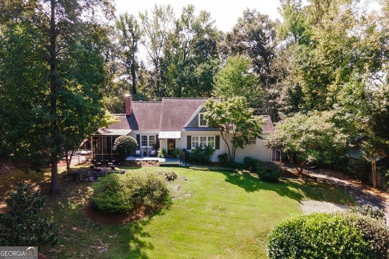 6 bedroom, 4.5 bathroom, 3,604 sq ft single family residence for sale at 403 Parkway Drive, Athens, GA 30606 — photo 2