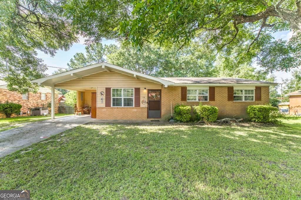 3 bedroom, 1.5 bathroom, 1,162 sq ft single family residence for sale at 116 Sonja Drive, Warner Robins, GA 31088