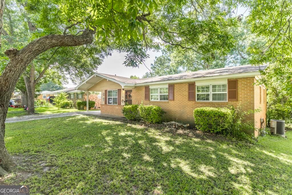 3 bedroom, 1.5 bathroom, 1,162 sq ft single family residence for sale at 116 Sonja Drive, Warner Robins, GA 31088 — photo 4