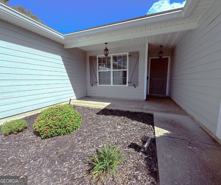 3 bedroom, 2 bathroom, 1,572 sq ft single family residence for sale at 4927 Loch Laurel Road, Lake Park, GA 31636 — photo 2