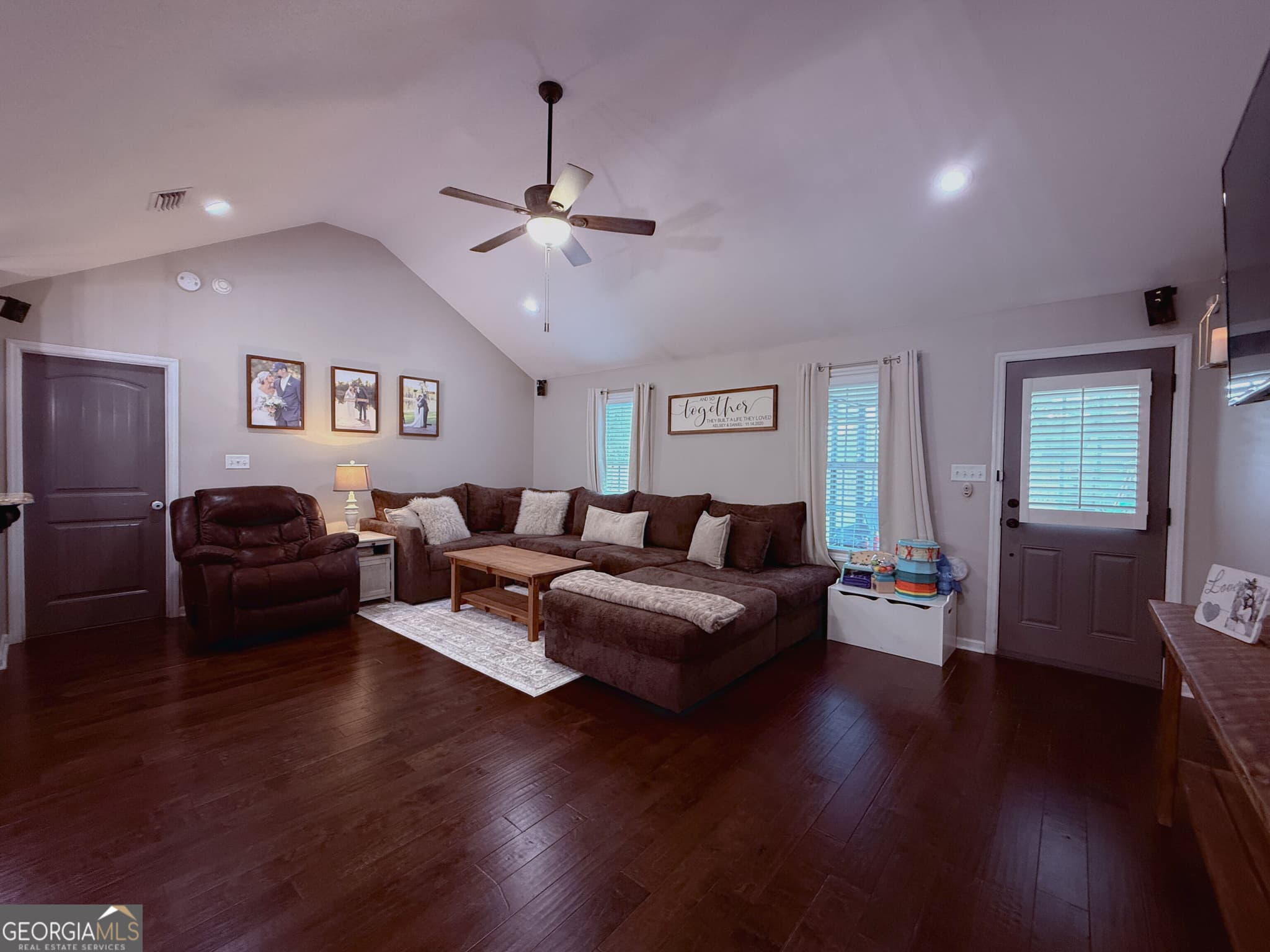3 bedroom, 2 bathroom, 1,572 sq ft single family residence for sale at 4927 Loch Laurel Road, Lake Park, GA 31636 — photo 6