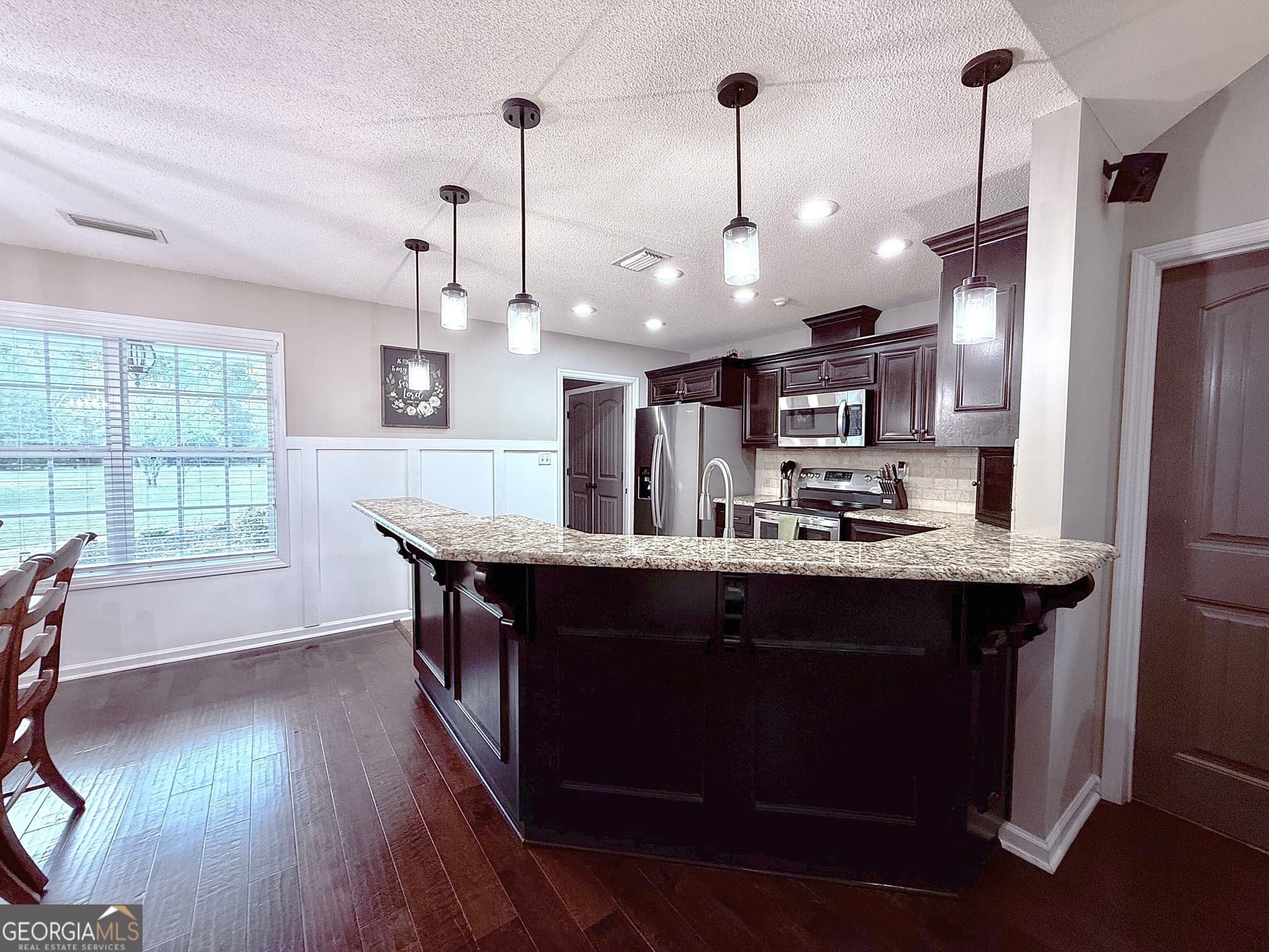 3 bedroom, 2 bathroom, 1,572 sq ft single family residence for sale at 4927 Loch Laurel Road, Lake Park, GA 31636 — photo 7