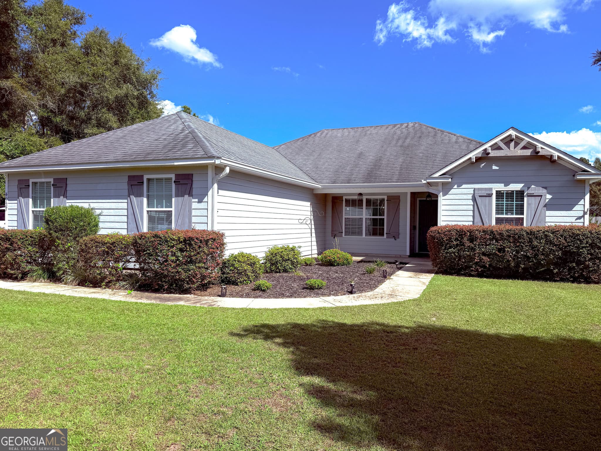3 bedroom, 2 bathroom, 1,572 sq ft single family residence for sale at 4927 Loch Laurel Road, Lake Park, GA 31636