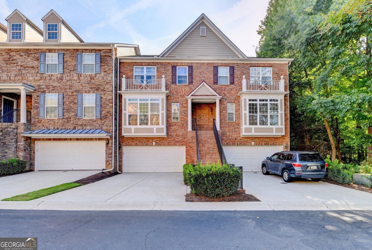 3 bedroom, 2.5 bathroom, 1,920 sq ft townhouse for sale at 6110 Briggs Way WAY, Johns Creek, GA 30097 — photo 1 of 53