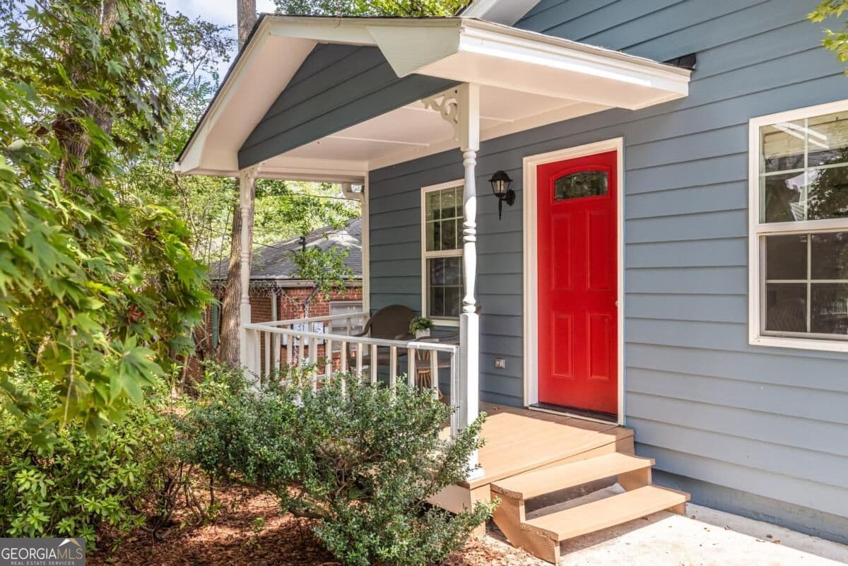 3 bedroom, 2 bathroom, 1,248 sq ft single family residence for sale at 331 Melrose Avenue, Decatur, GA 30030 — photo 3