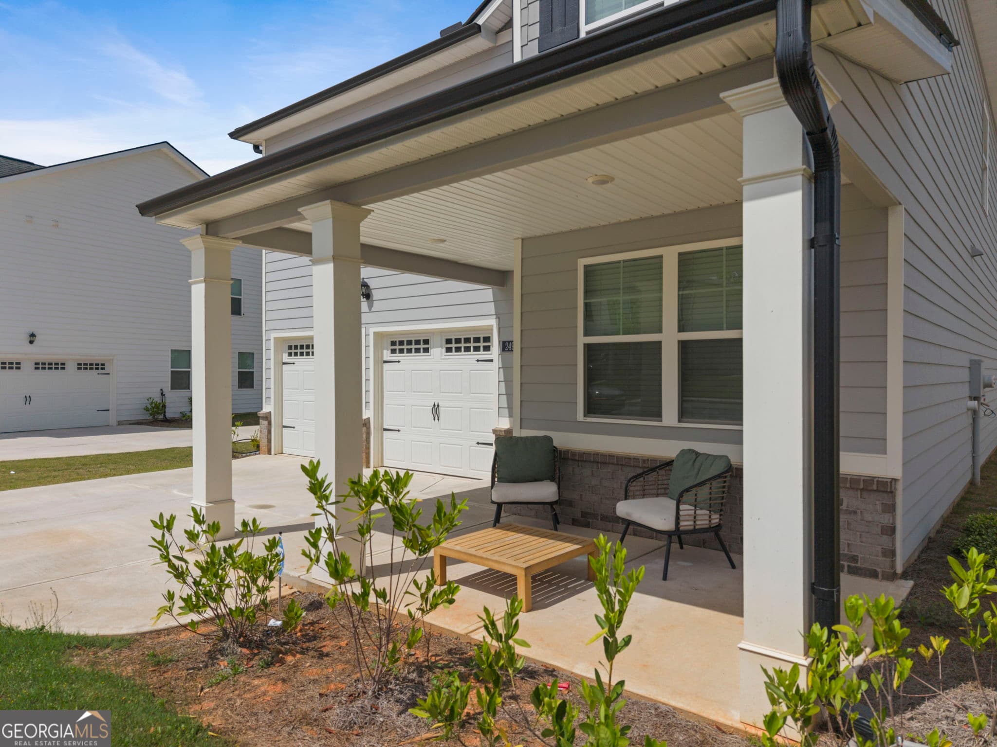 4 bedroom, 2.5 bathroom, 2,202 sq ft single family residence for sale at 249 Friendship Oak Way, Hampton, GA 30228 — photo 2