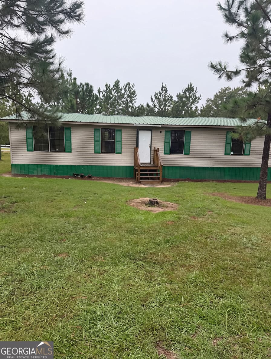 3 bedroom, 2 bathroom, 1,500 sq ft manufactured home,single family residence for rent at 326 South Peachtree, East Dublin, GA 31027 for $1,100 a month — photo 1 of 1